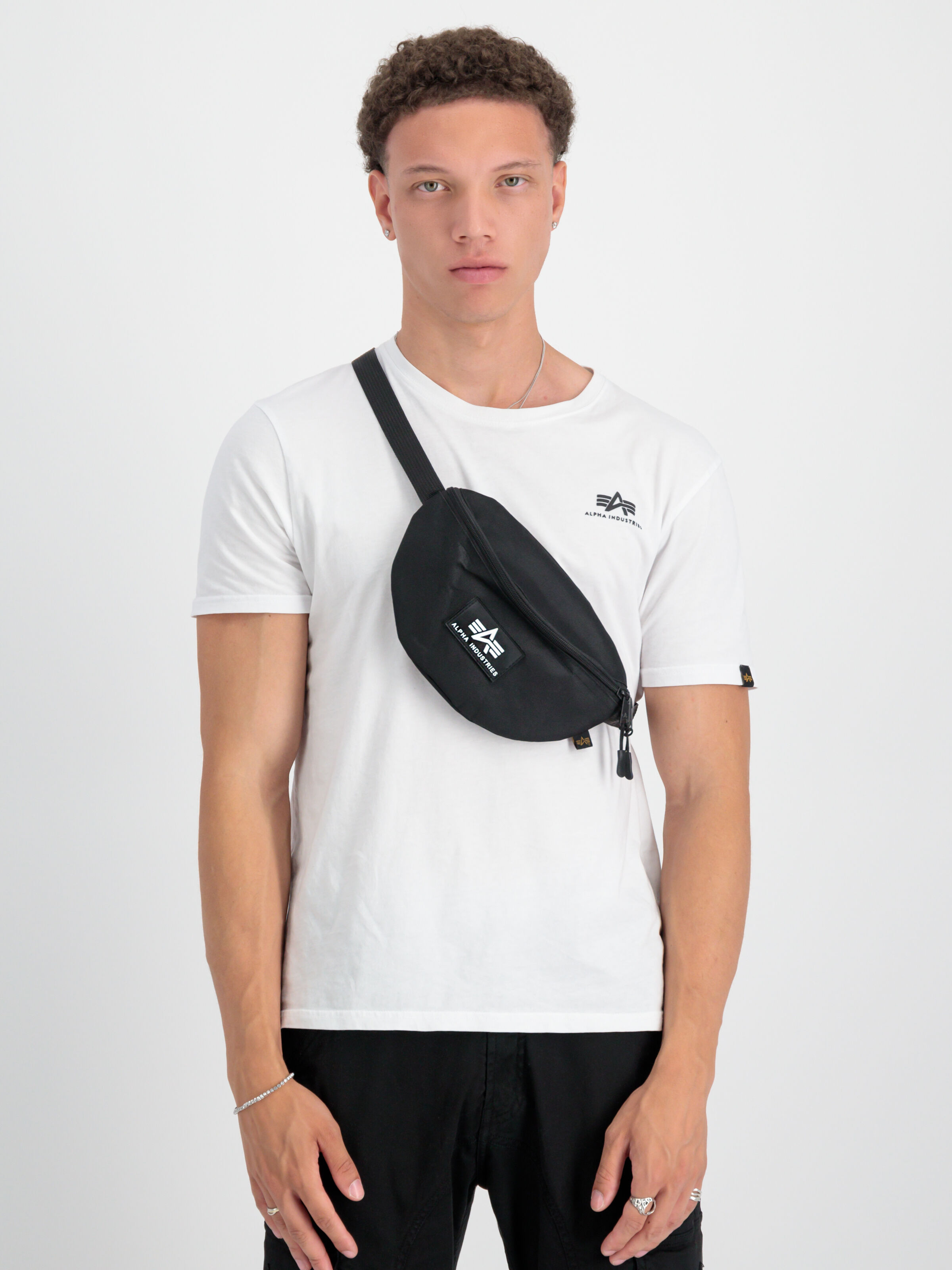 Rubber Print Waistbag black 198912_03_alpha_industries_rubber_print_waistbag_001_105334_219062