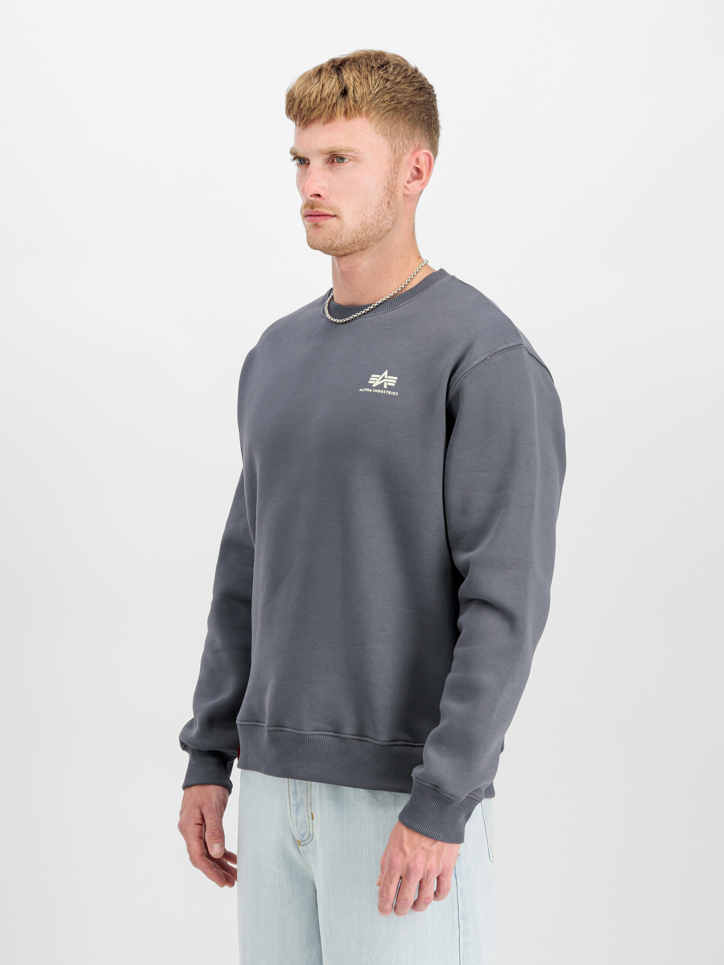 Basic Small Logo Sweatshirt greyblack 188307_136_2_model_00002_191809
