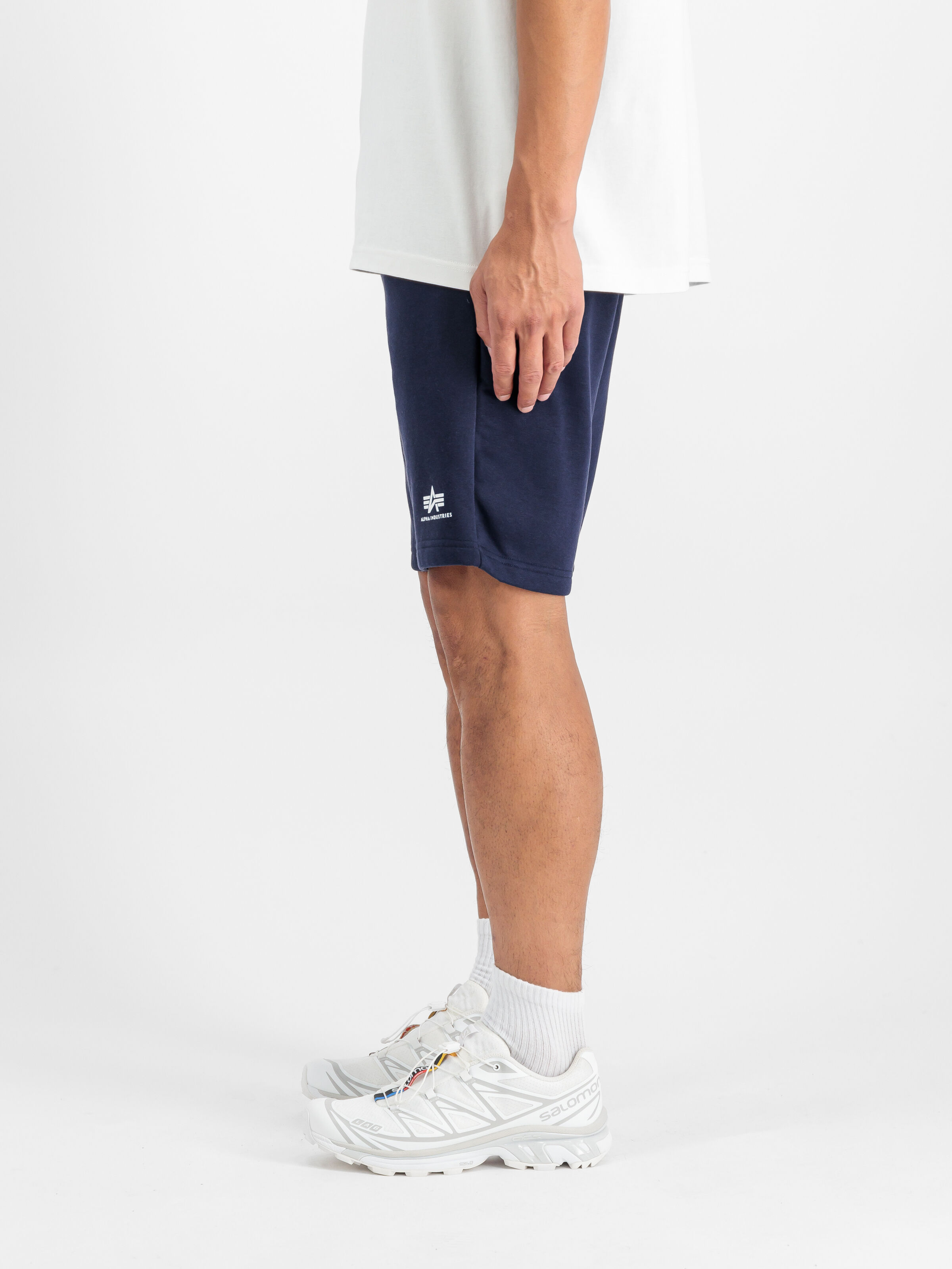 Basic Small Logo II Short ultra navy 156367_697_2_model_00004_118207