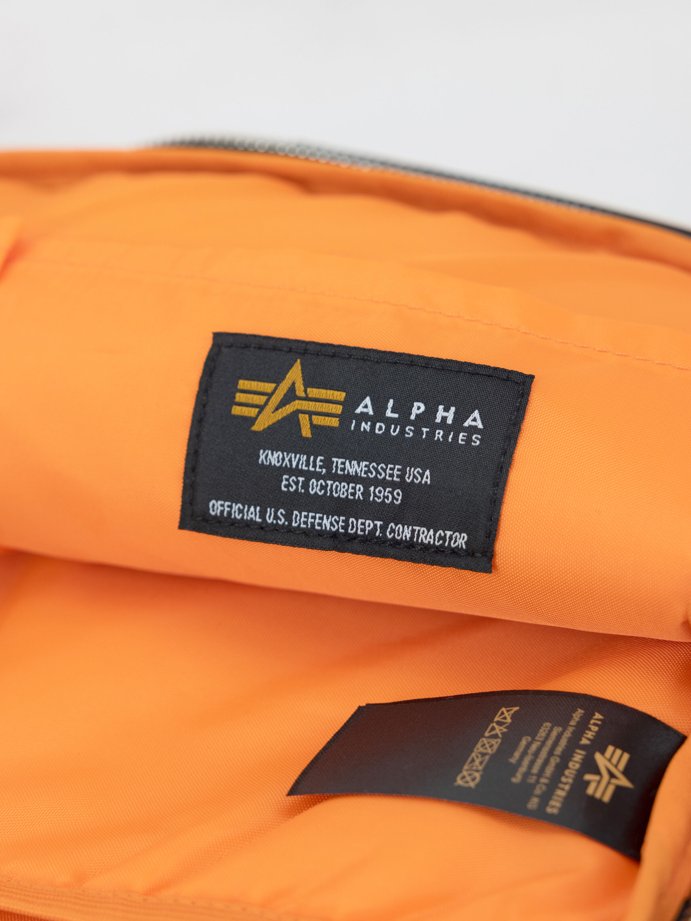 Label Notebook Bag black 108942_03_alpha_industries_label_notebook_bag_006_183107