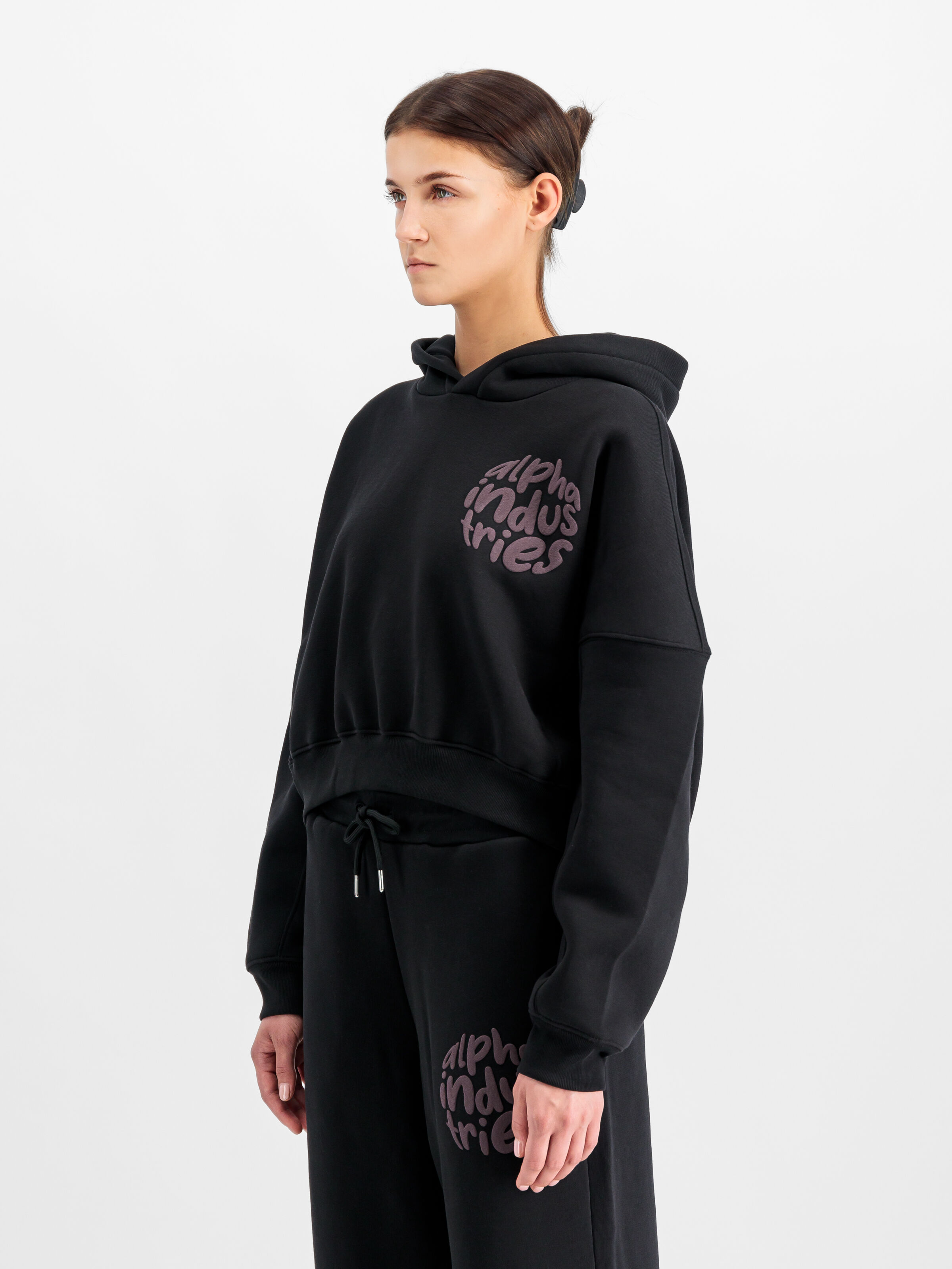 Logo Hoodie Women black 148040_03_2_model_00003_103873