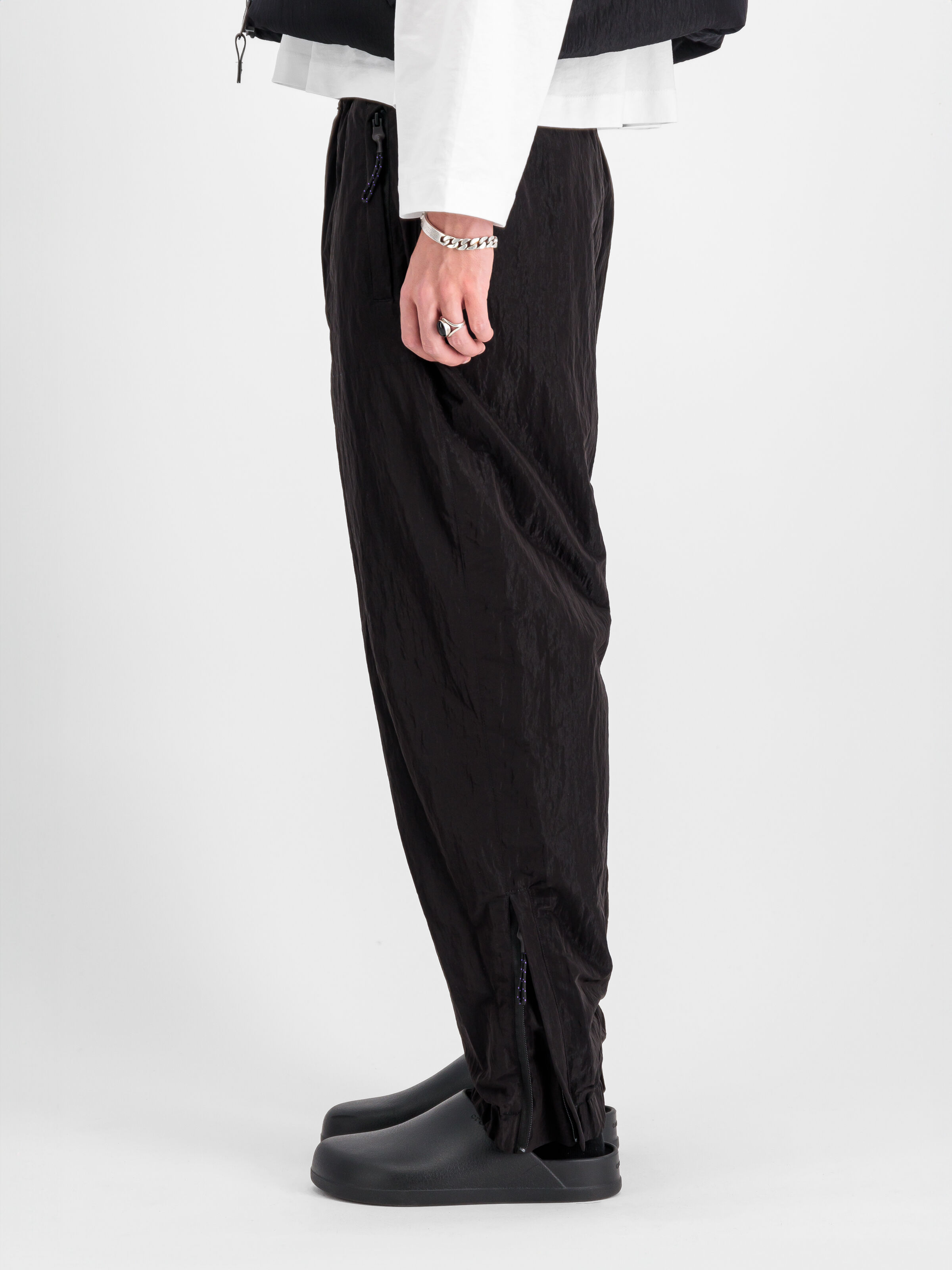 UV Zip Pant black 148211UV_03_2_model_00004_114036