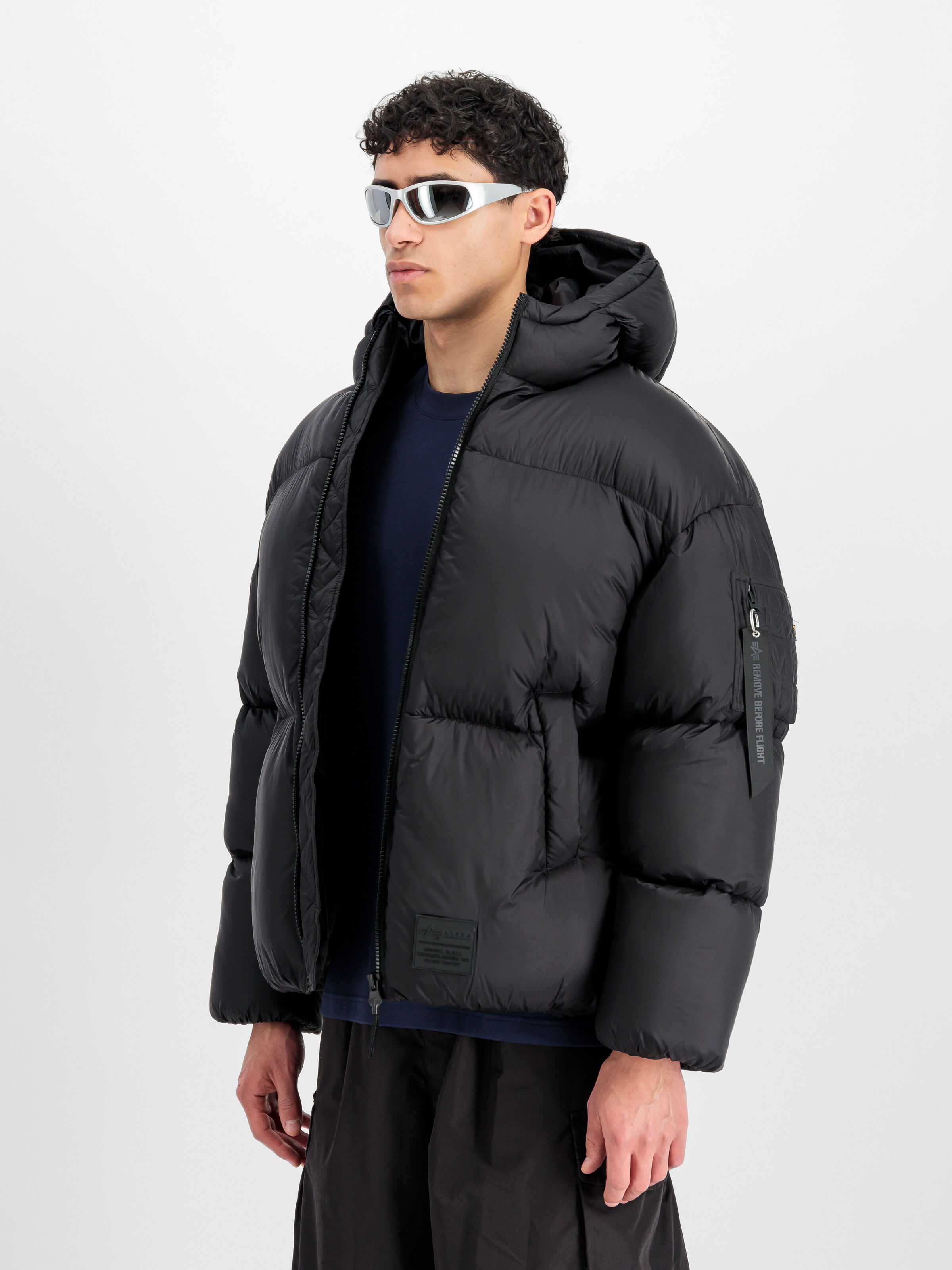 Cloud Puffer Bomber Winter Jacket black 148130_03_2_model_00002_164301