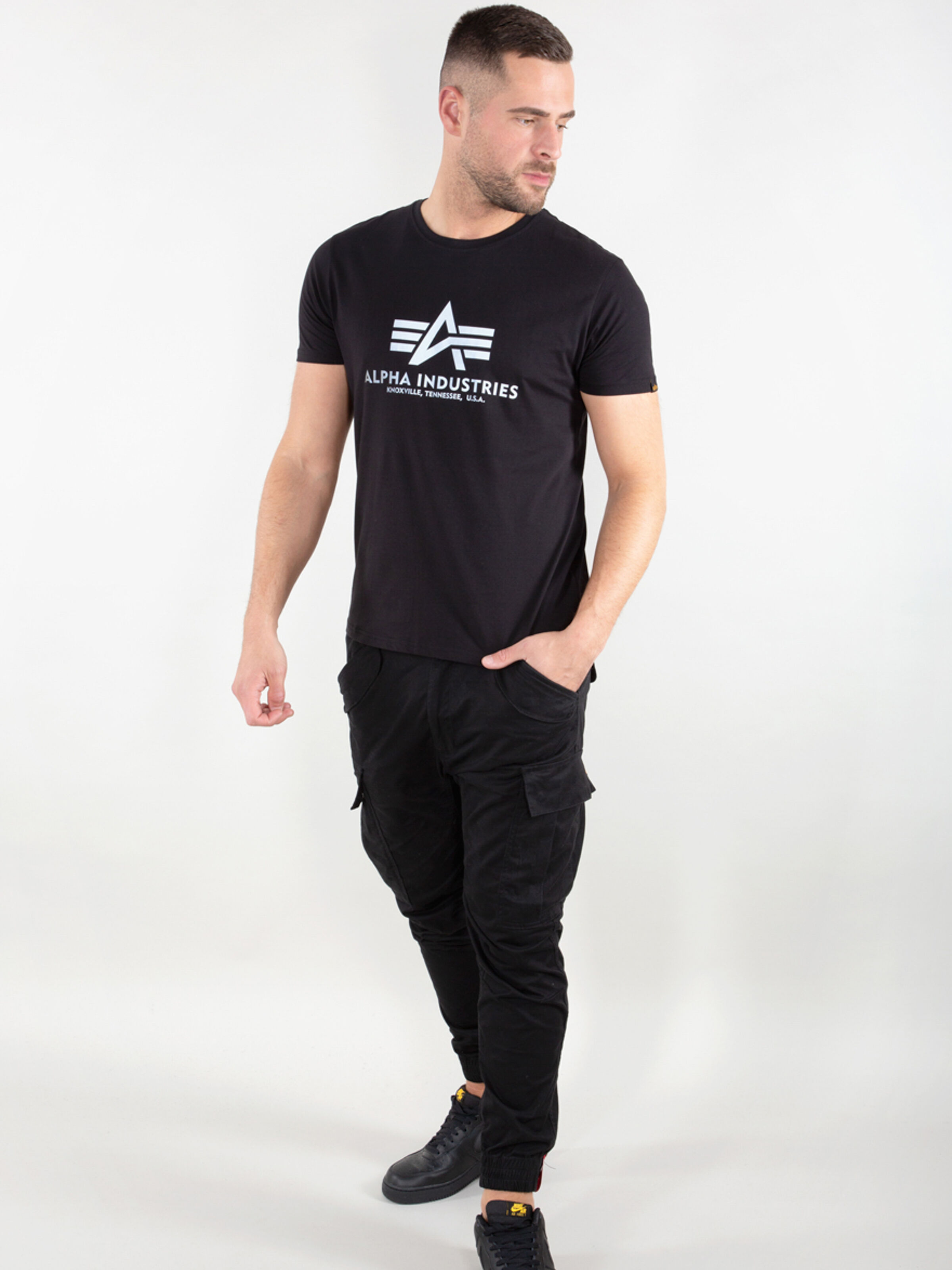 Basic Reflective Print T-Shirt black 100501RP_03_alphaindustries_basic_tshirt_reflective_print_003_182790