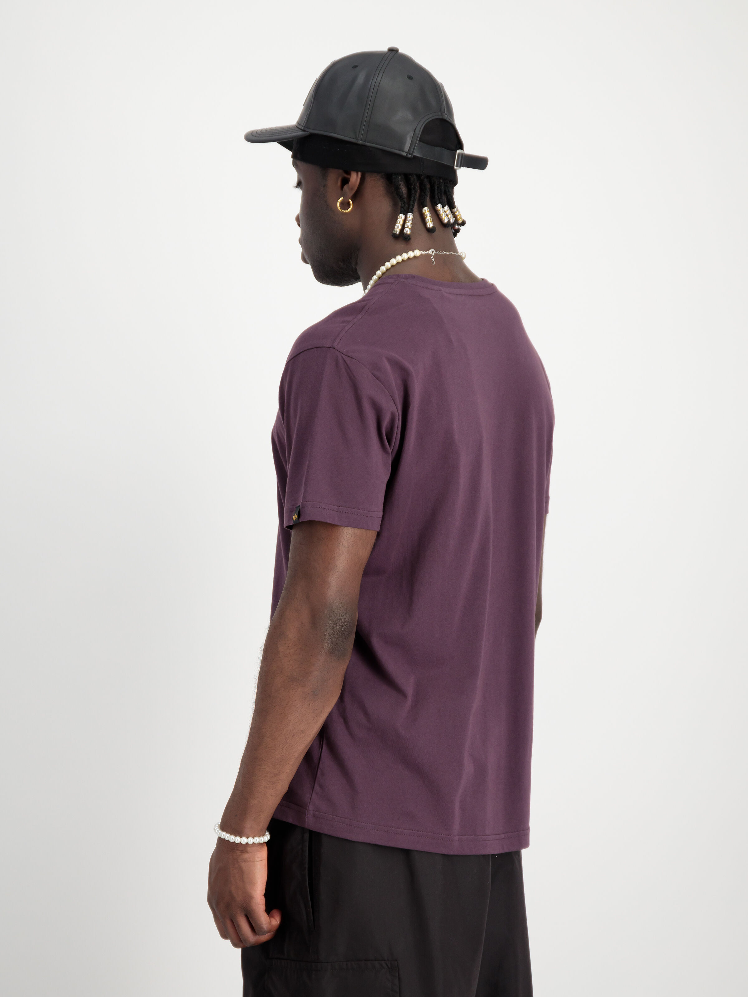 Basic Small Logo T-Shirt Plum 188505_719_2_model_00004_97243