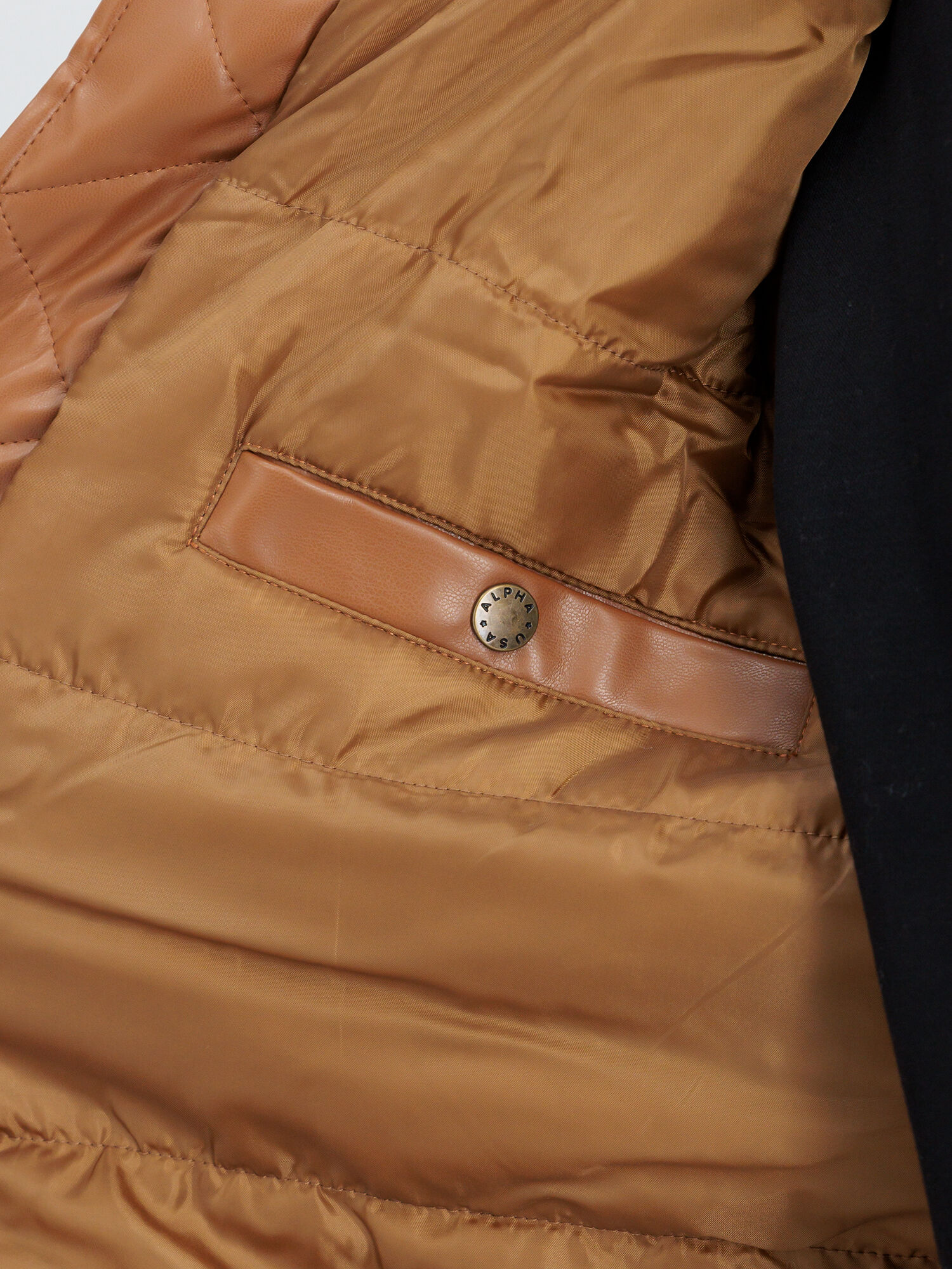 B-3 Teddy Bomber Jacket camel 118118_370_alpha_industries_b3_teddy_009_124300