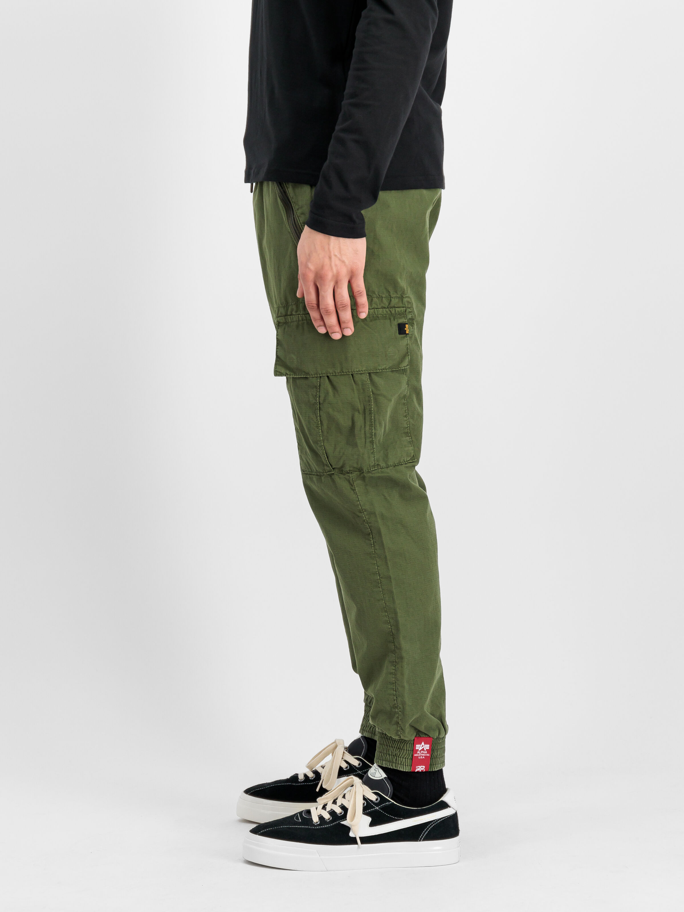 Ripstop Jogger Pant dark olive 116201_142_2_model_00004_126044