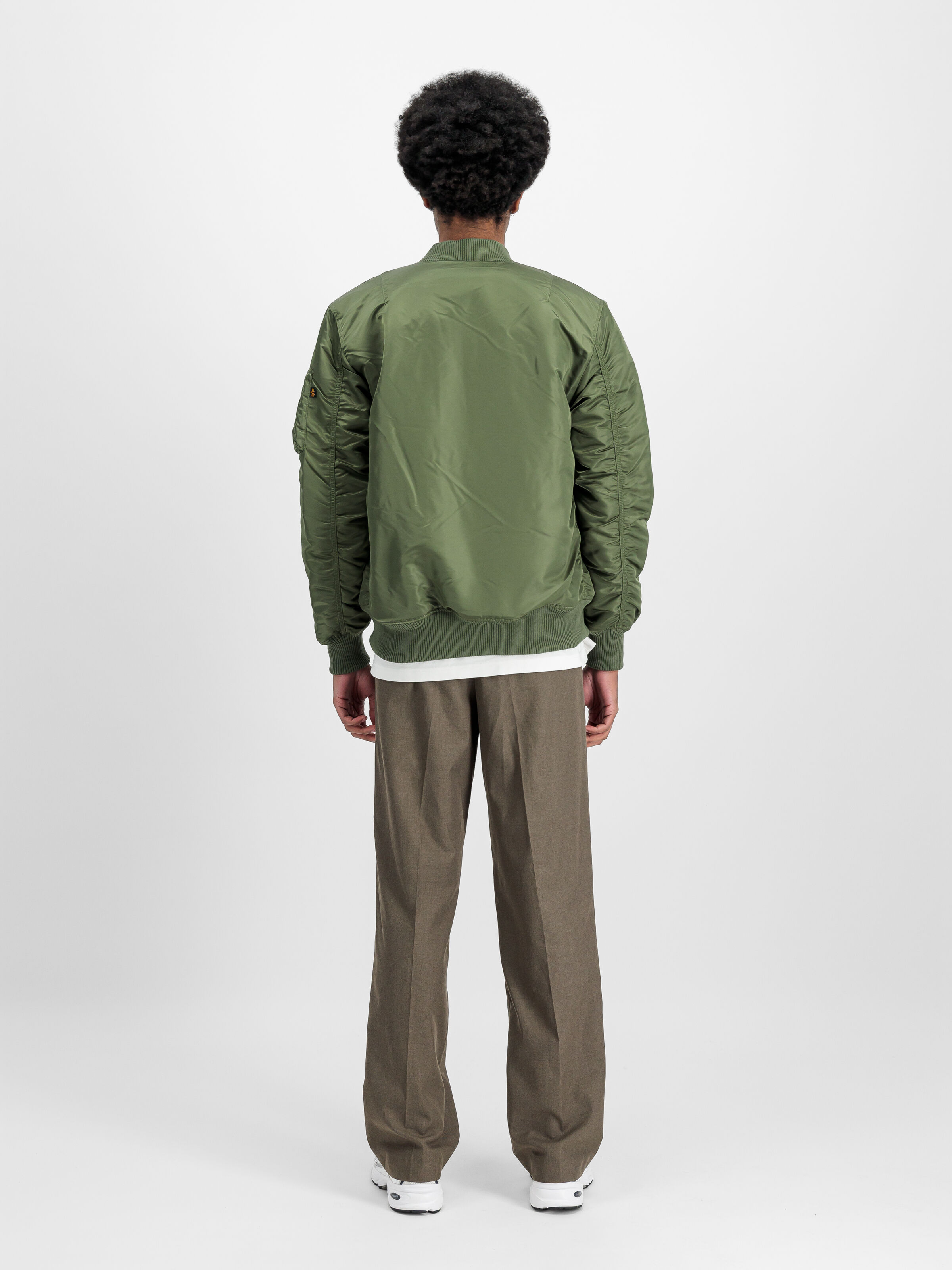 MA-1 VF 59 Long sage-green 168100_01_2_model_00002_131254