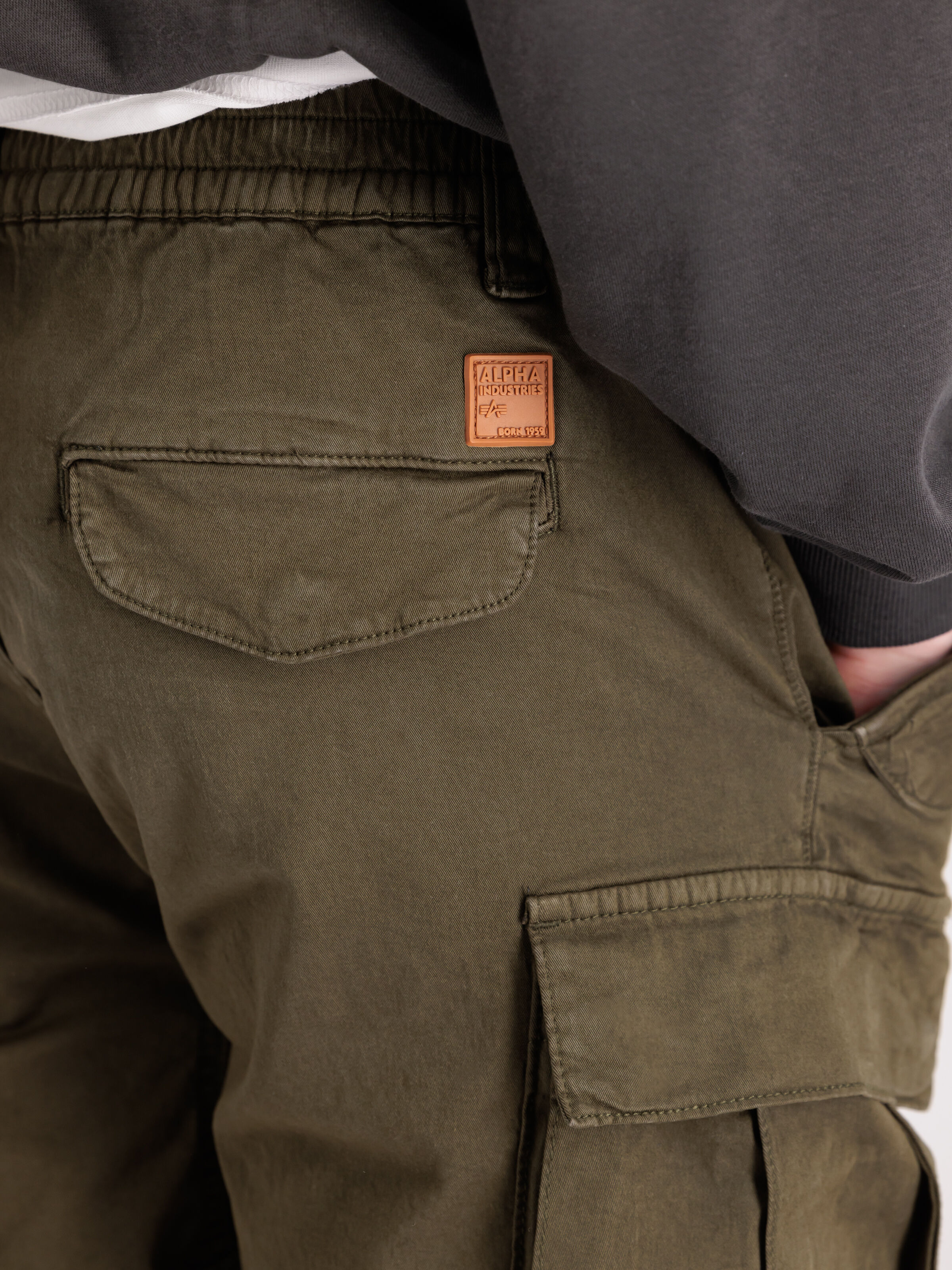 Airman Short dark olive 116211_142_3_detail_00002_111112
