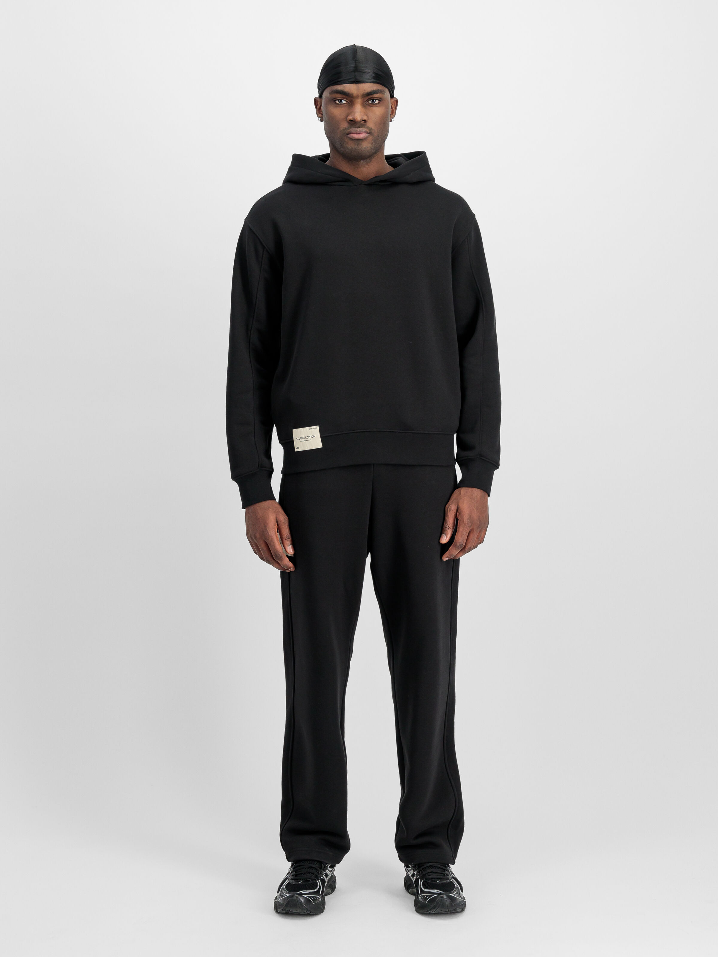 Studio Edition Hoodie black 156335_03_2_model_00001_167201