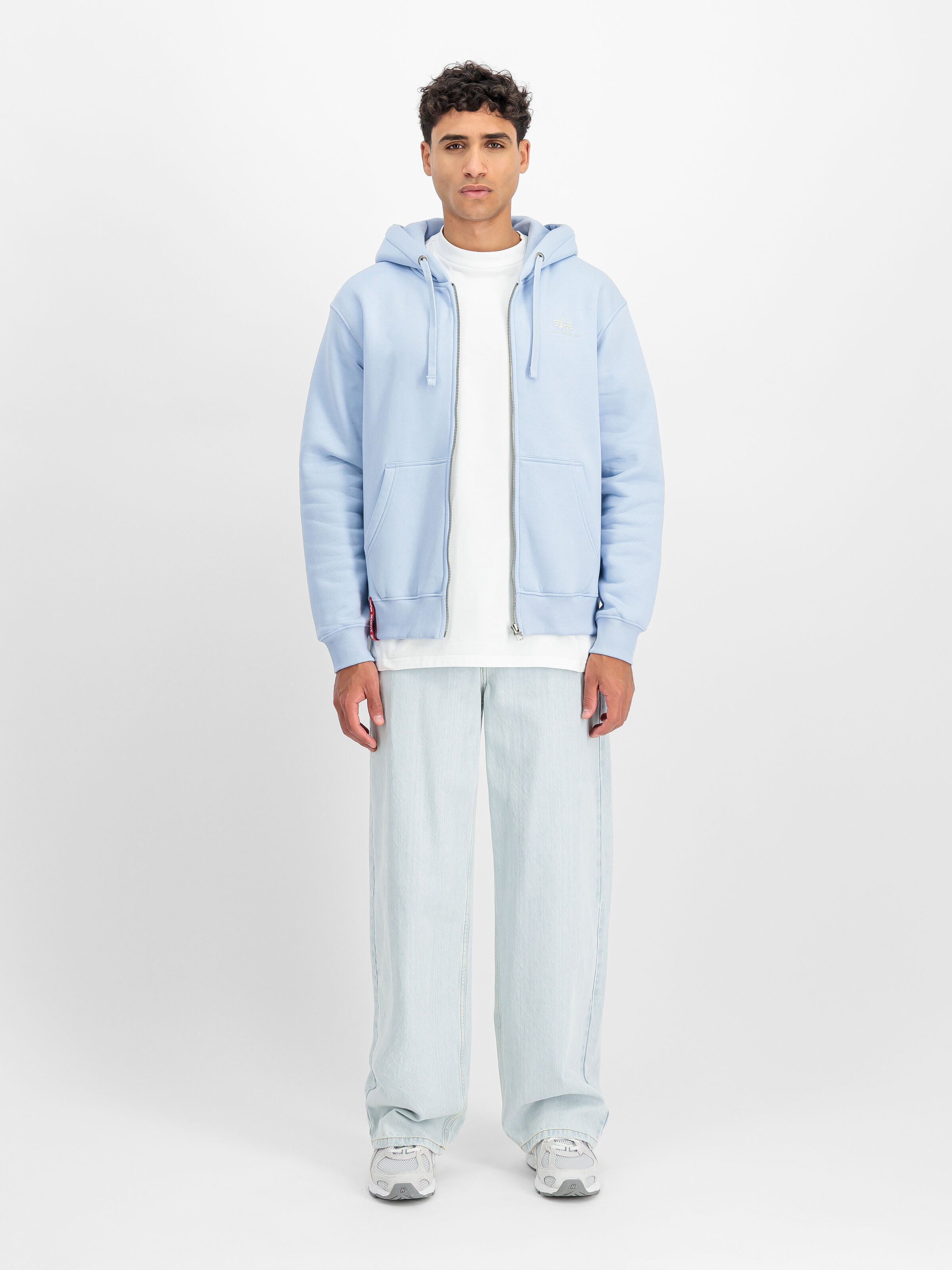 Basic Small Logo Zip Hoodie artic blue 118342_40_2_model_00001_196310