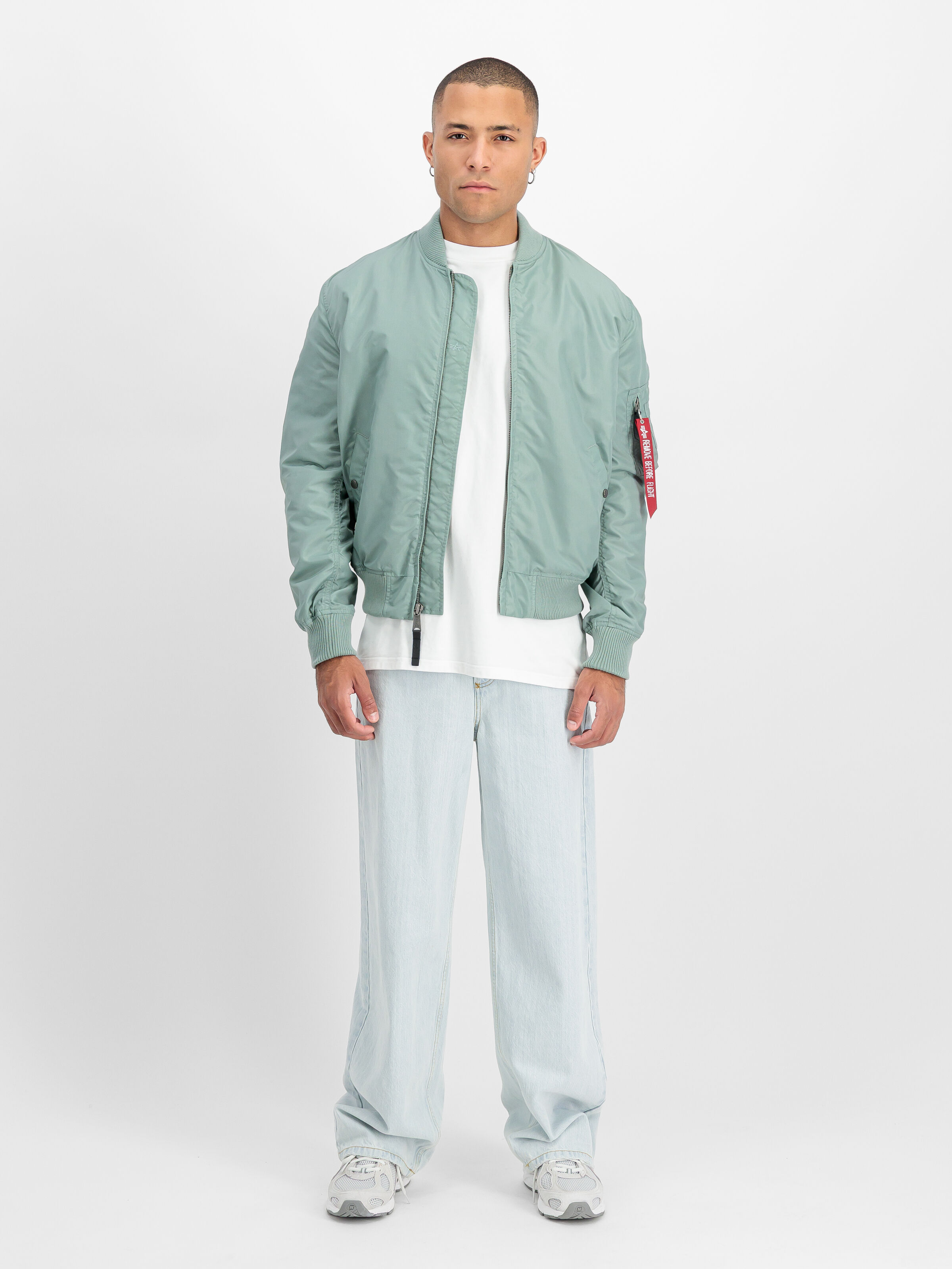 MA-1 TT Light Bomber Jacket frost green 191103_30_2_model_00001_209852