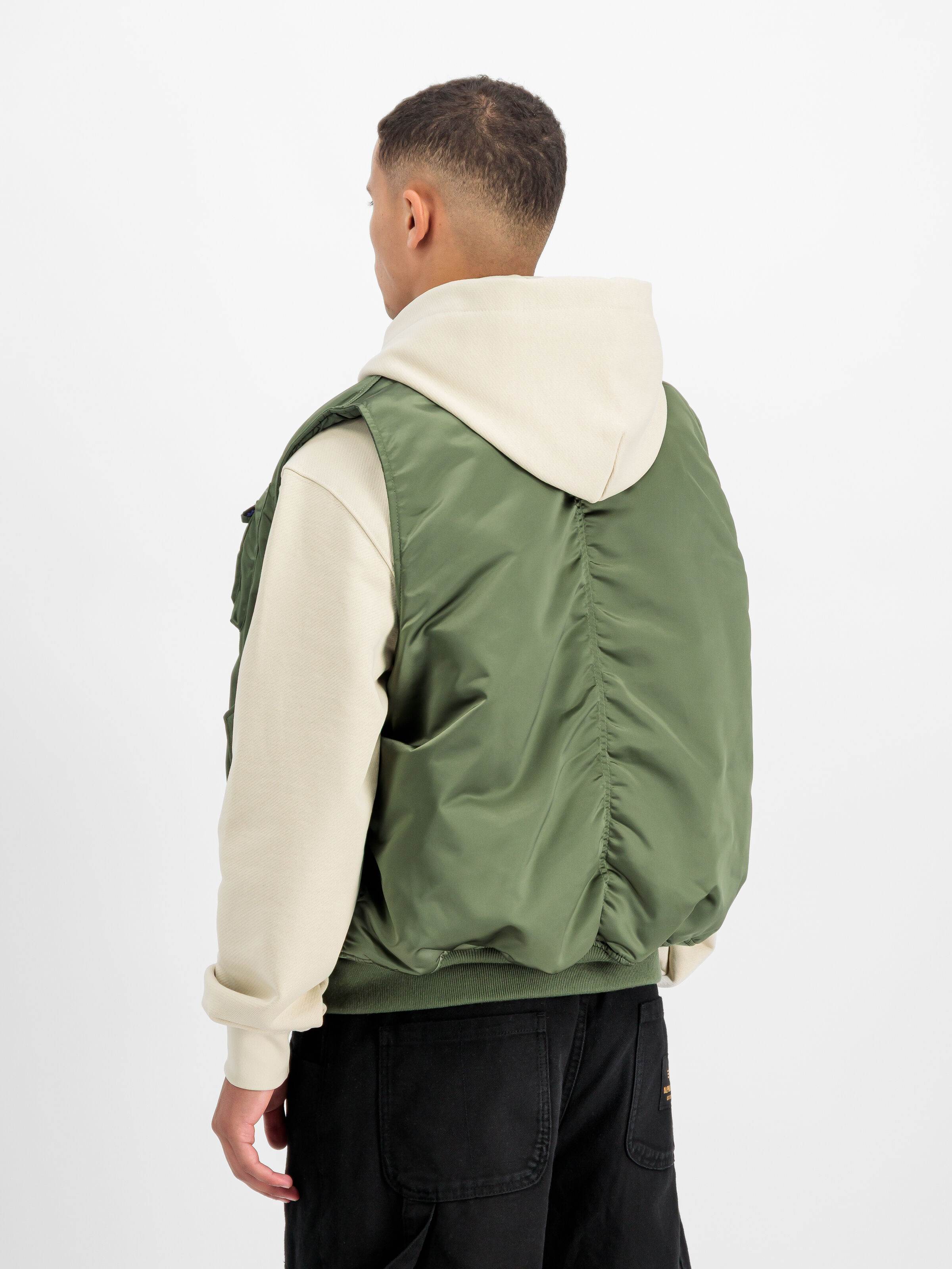 MA-1 Base Vest sage-green 758102_01_2_model_00004_195615