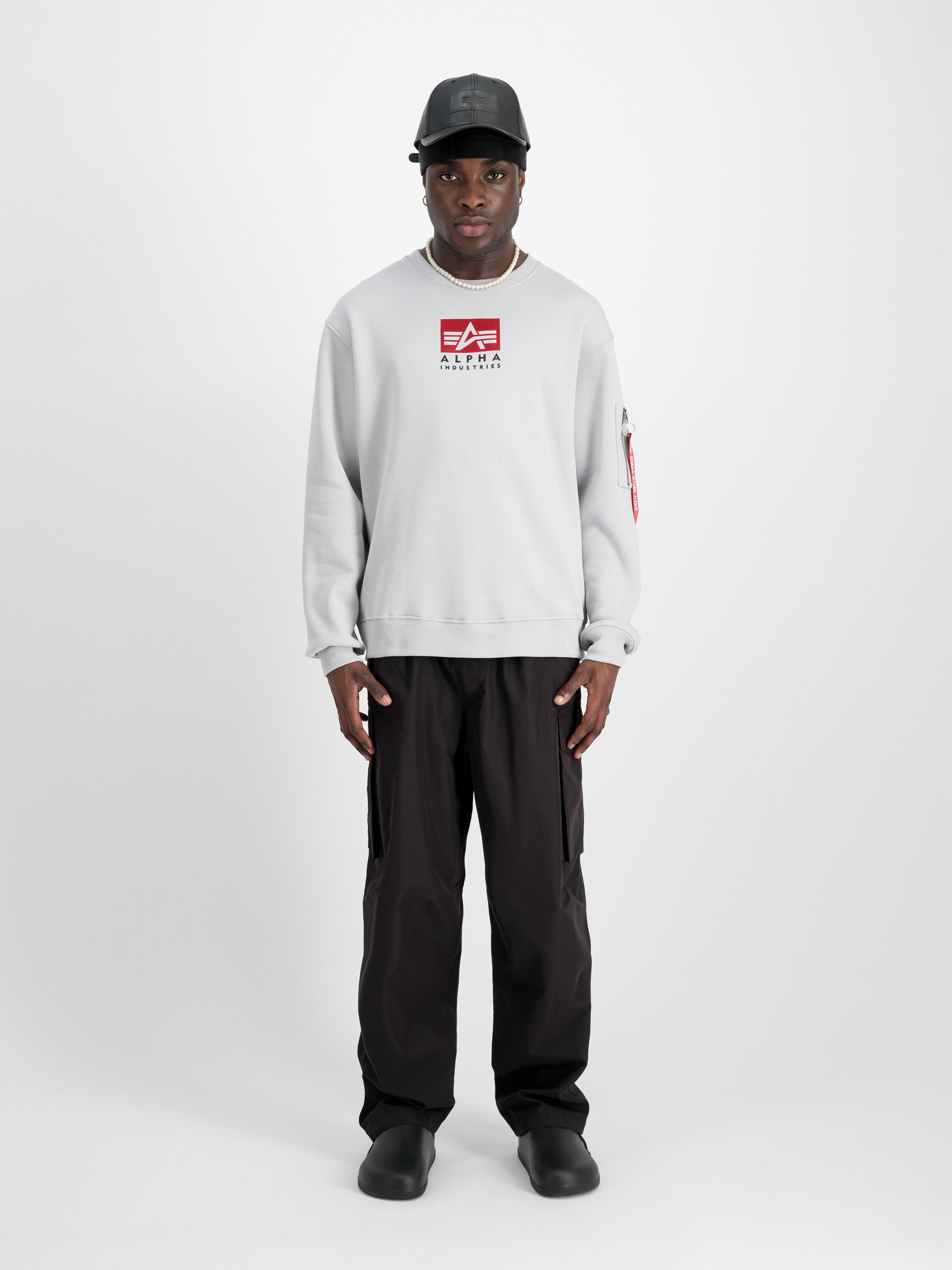 Satin Logo Sweatshirt pastel grey 148311_666_2_model_00001_98538