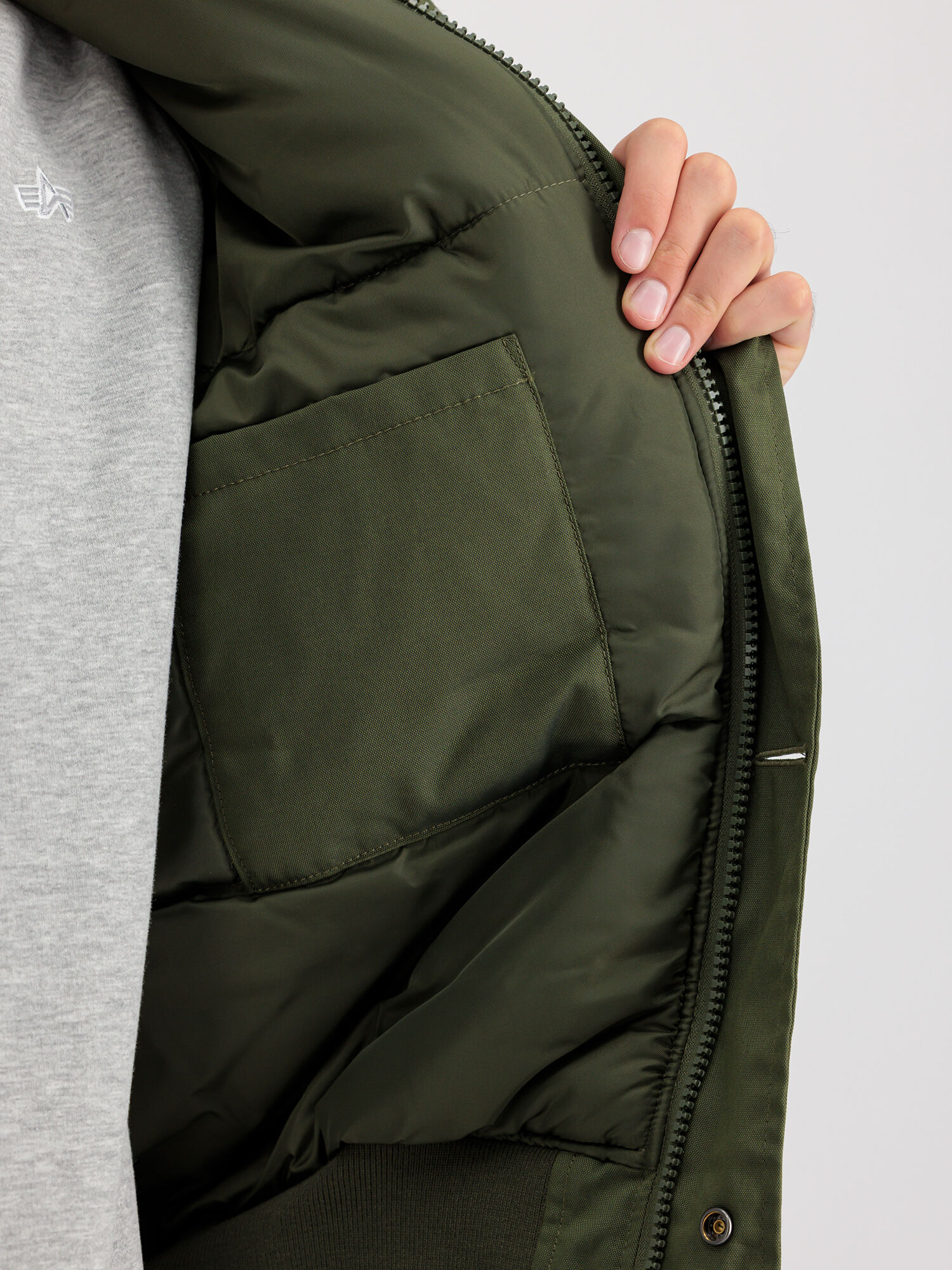 Polar Jacket Short Version Winter Jacket dark green 133141_257_alpha_industries_polar_jacket_sv_011_123494