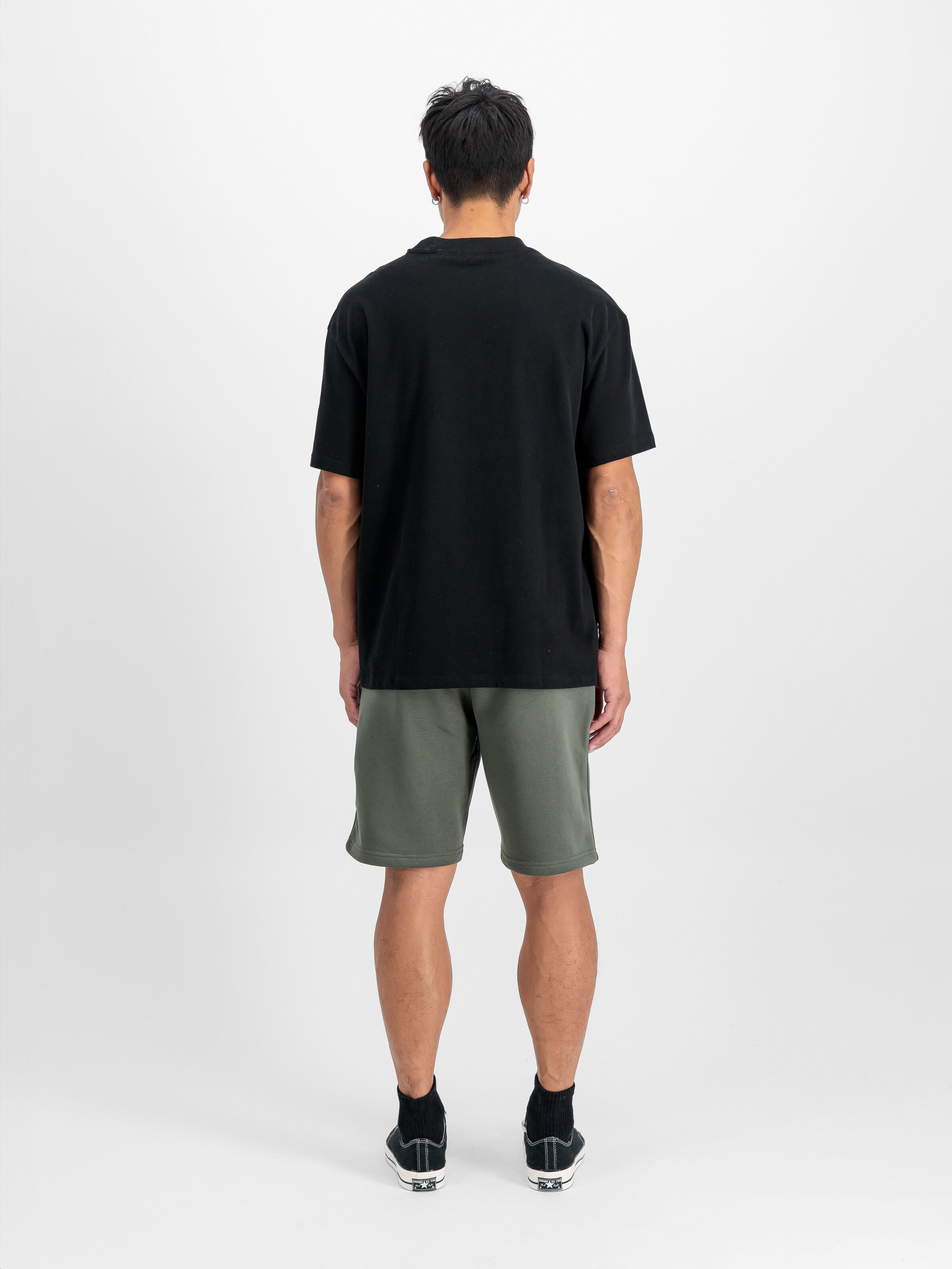 Basic Small Logo II Short dark olive 156367_142_2_model_00002_118221
