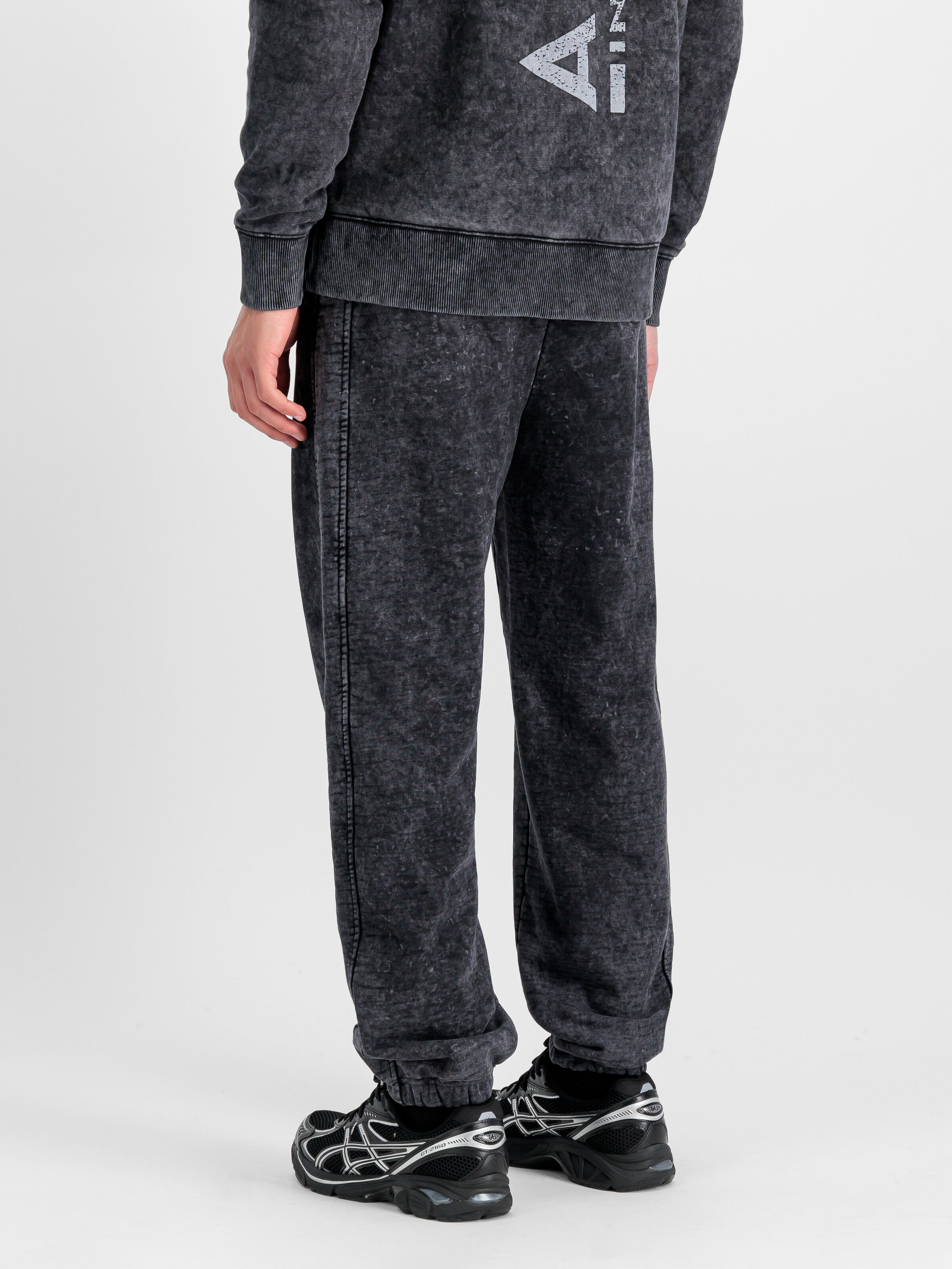 Vintage Basic Small Logo Jogger black 258361_03_2_model_00003_164143