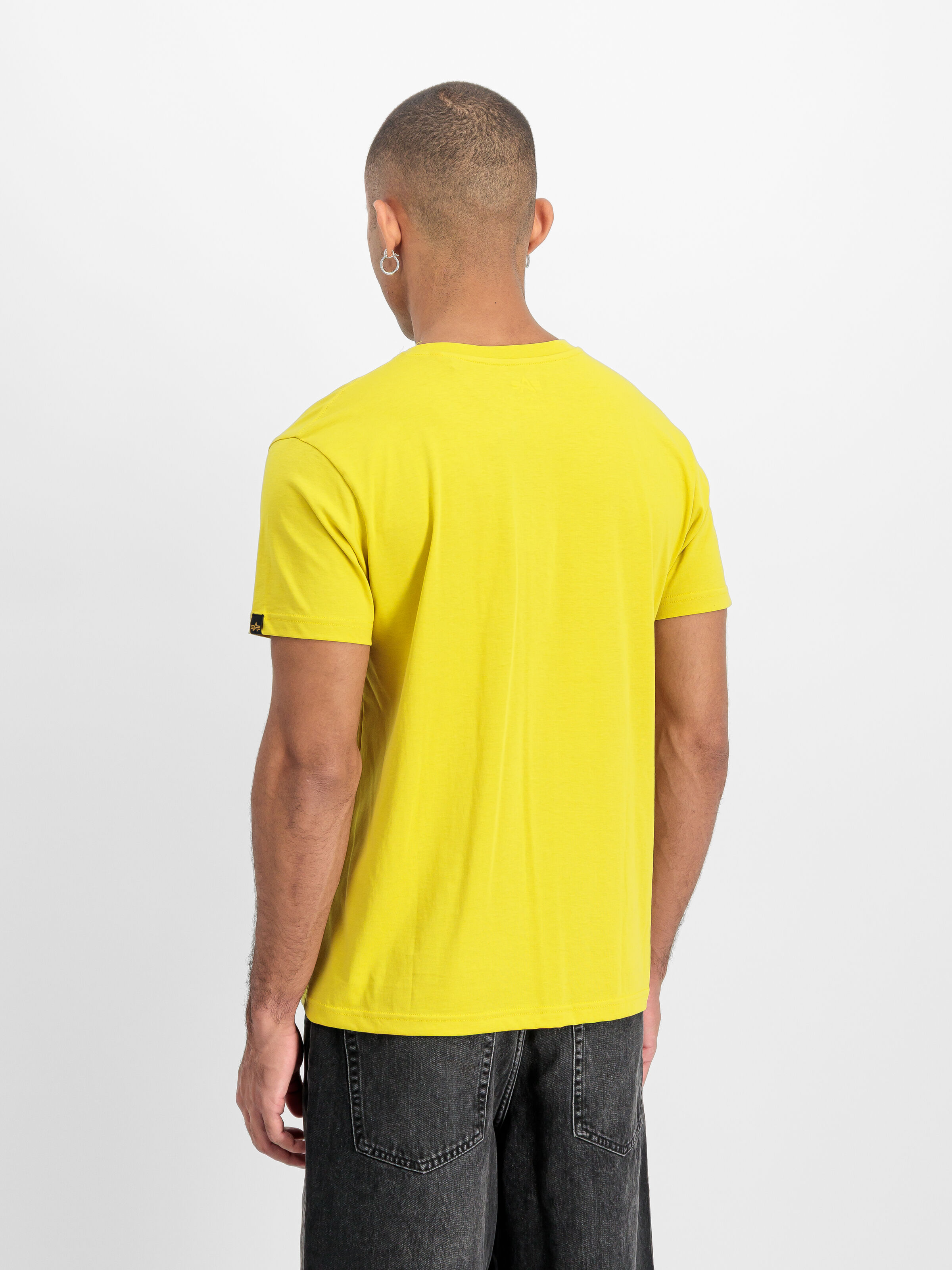 Basic Big Logo T-Shirt cyber 100501_71_2_model_00003_209238