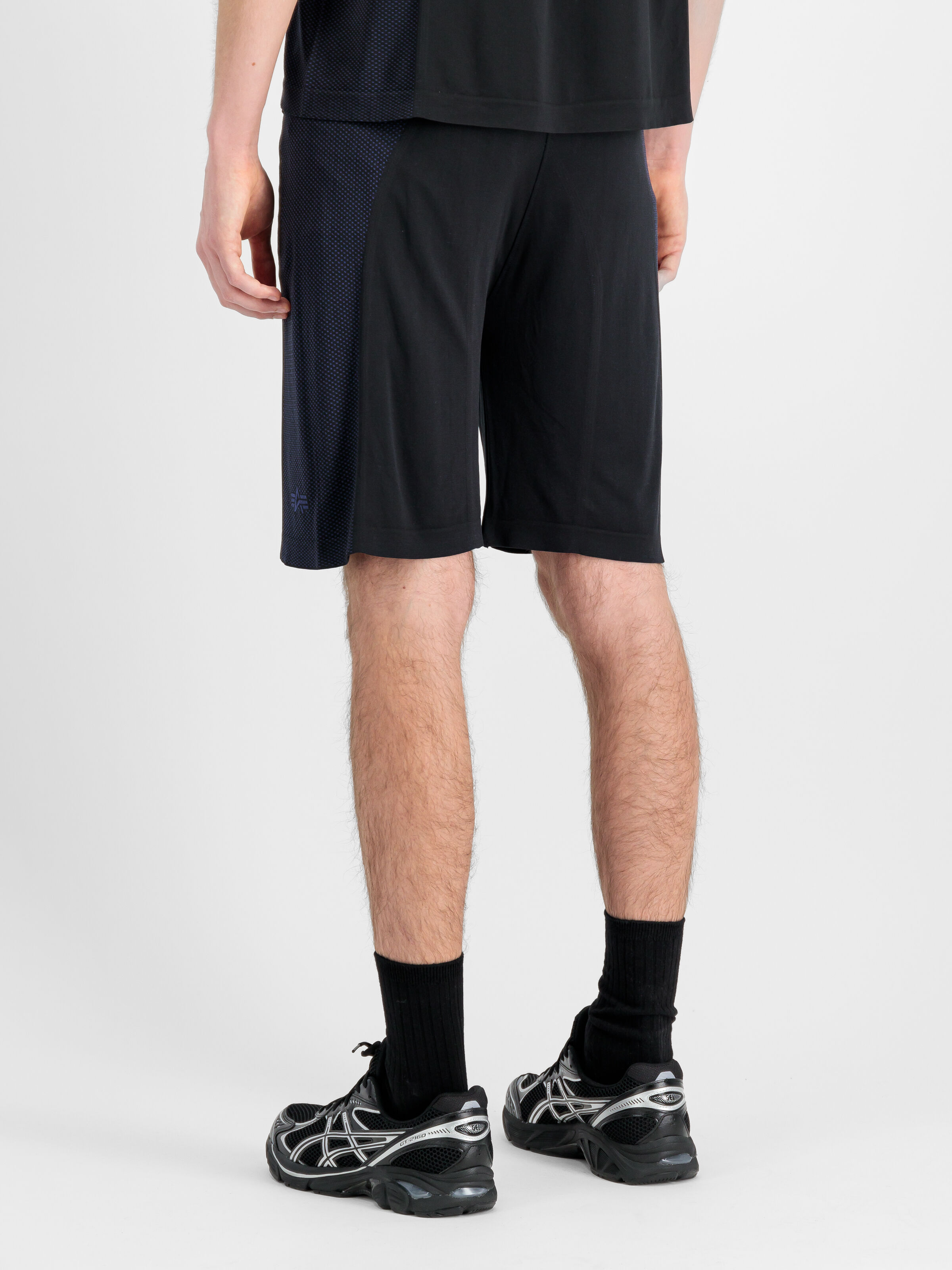 Seamless Short black 756361_03_2_model_00004_155161