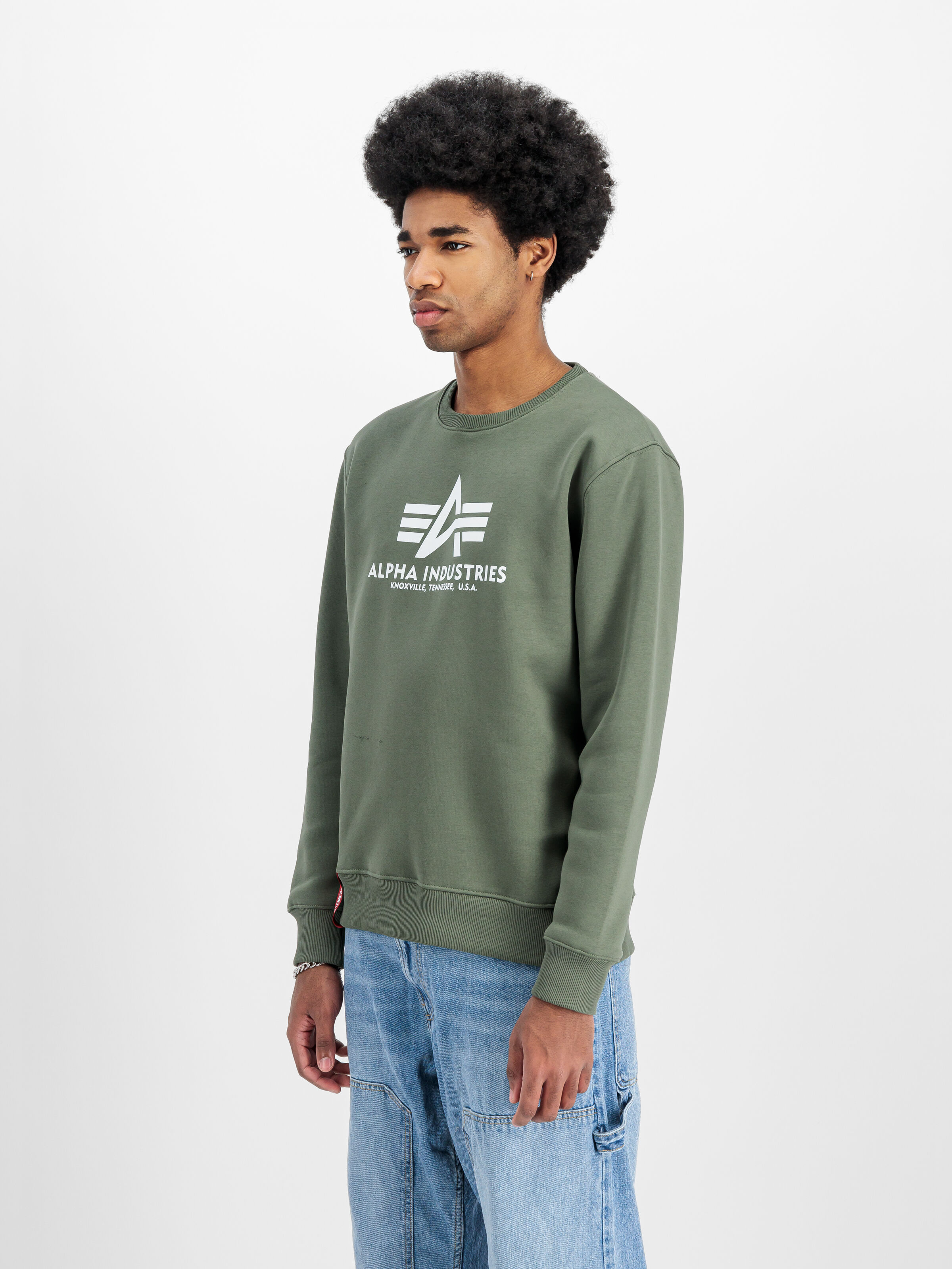 Basic Big Logo Sweatshirt dark olive 178302_142_2_model_00003_131313