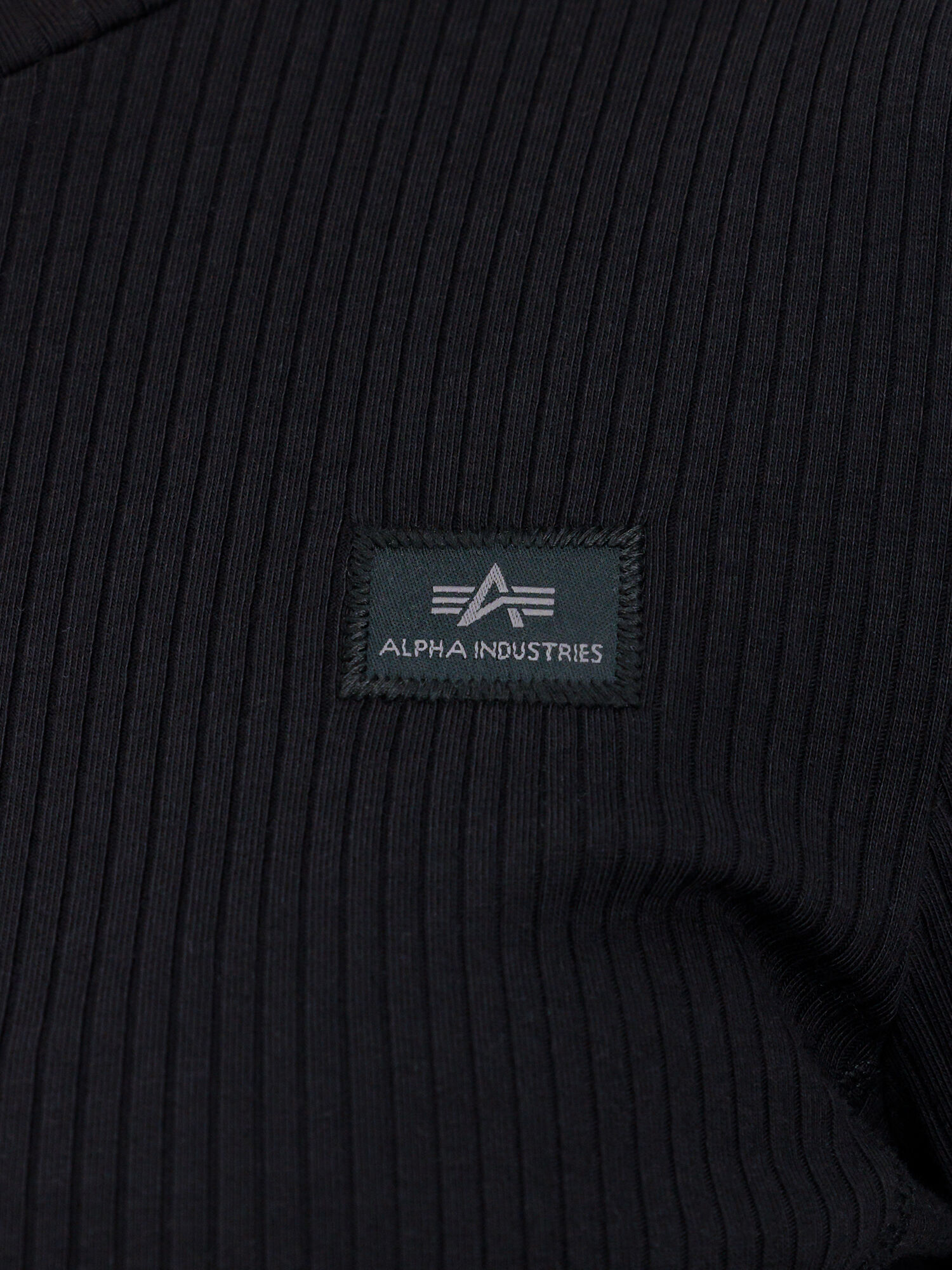 X-Fit Rib Cropped Longsleeve Women black 136091_03_alpha_industries_x_fit_rib_ls_c_wmn_004_123724