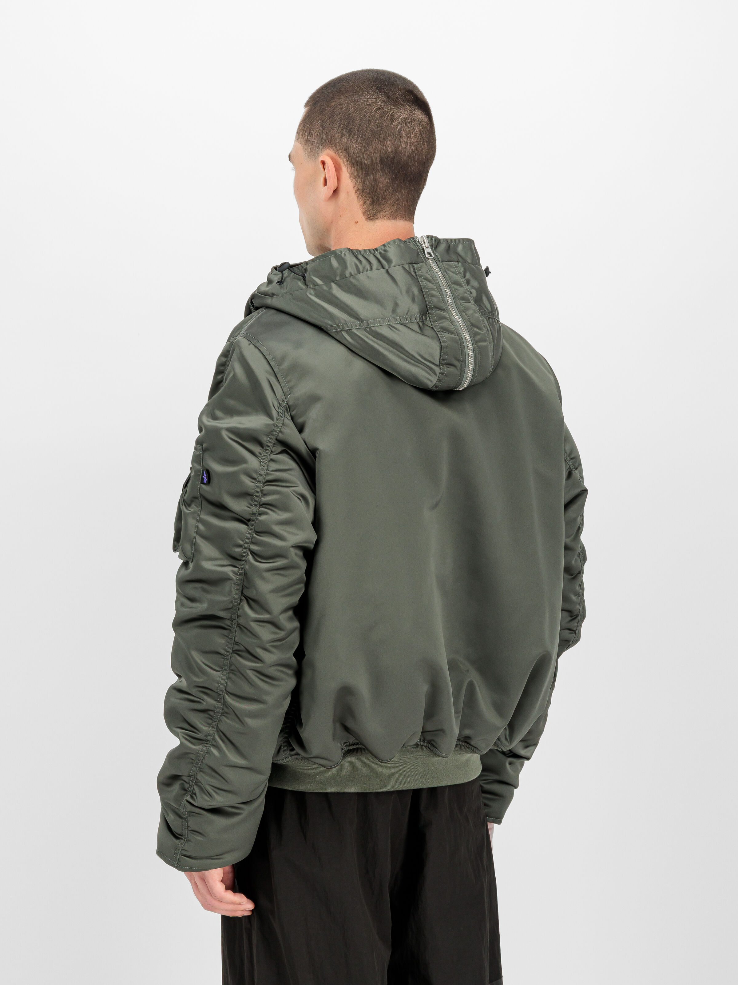 N-2B Base UV Winter Jacket vintage green 758101_432_2_model_00004_245310