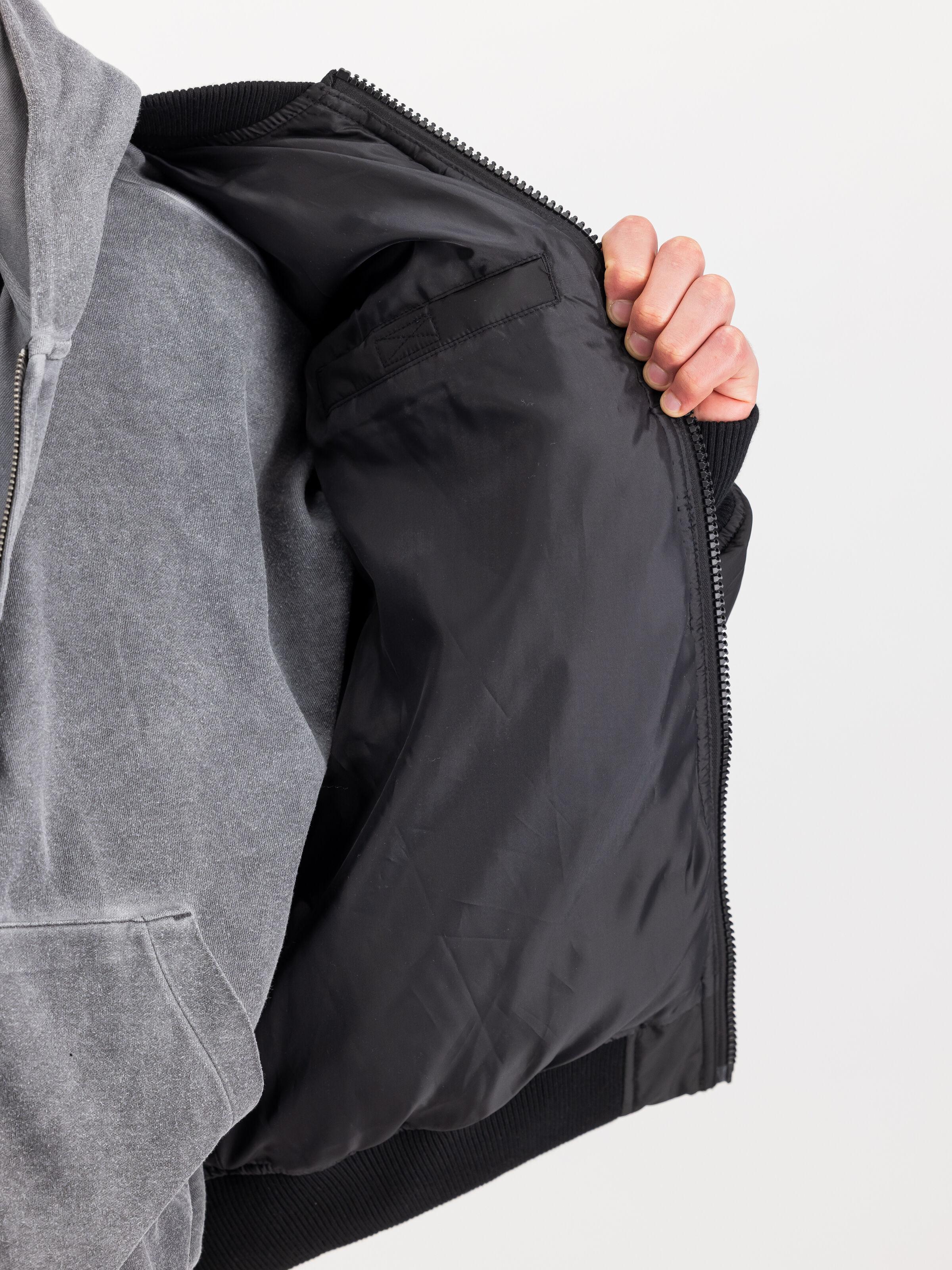 MA-1 Logo Puffer Winter Jacket black 258125_03_3_detail_00002_163613