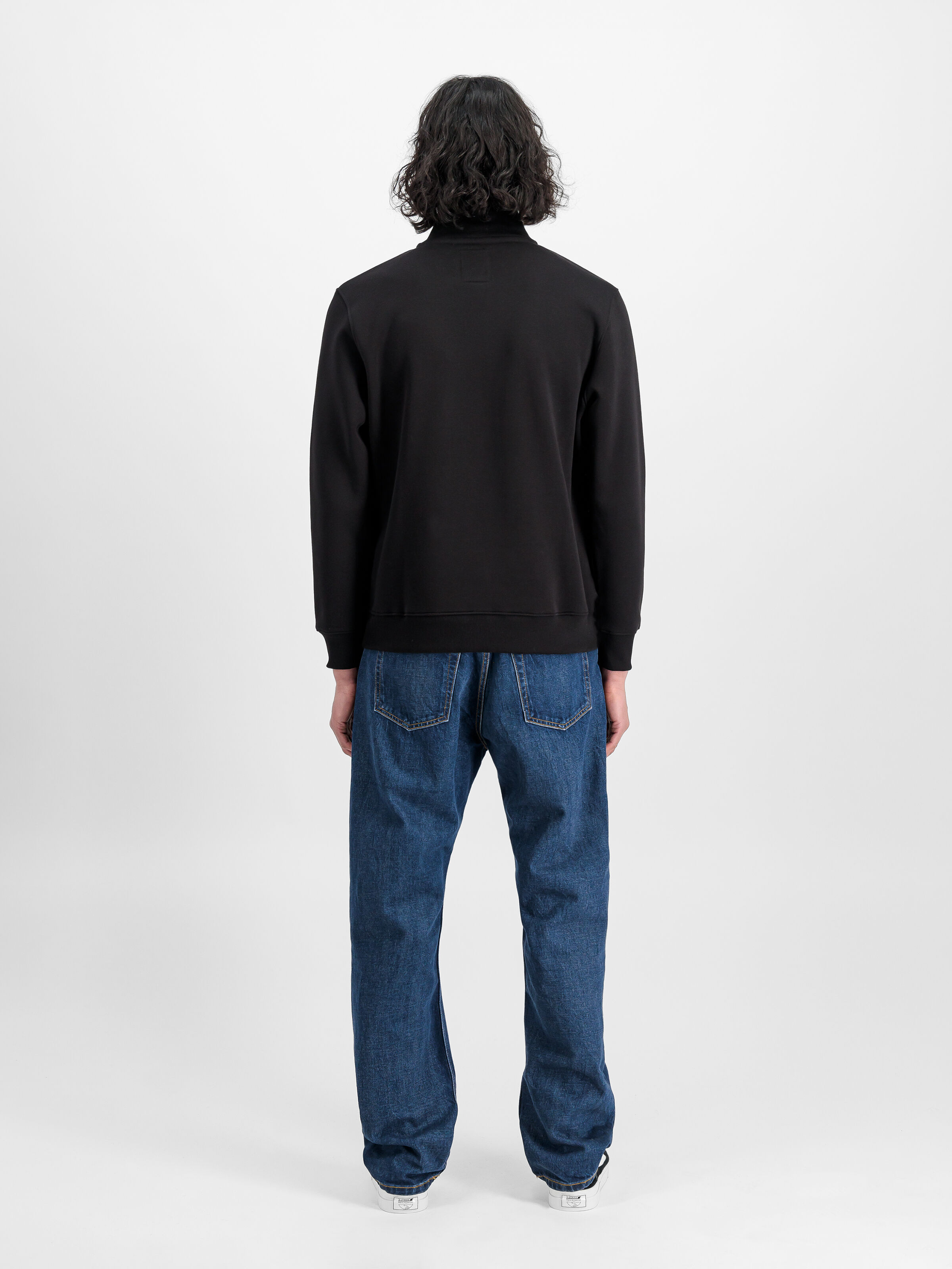 Half Zip Small Logo Sweatshirt black 108308_03_2_model_00002_128280
