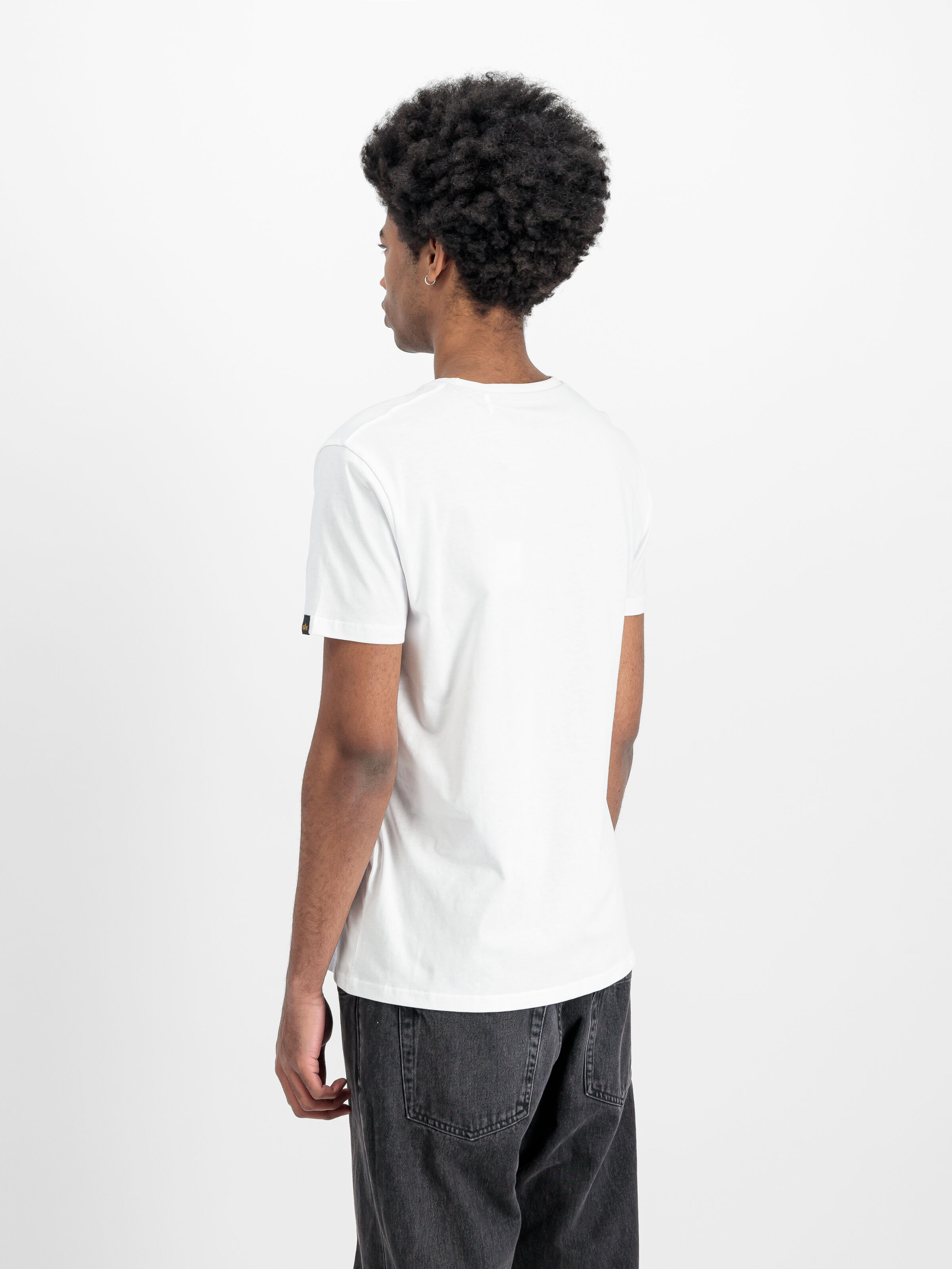 Basic Mid Logo T-Shirt white 118533_09_2_model_00004_130714
