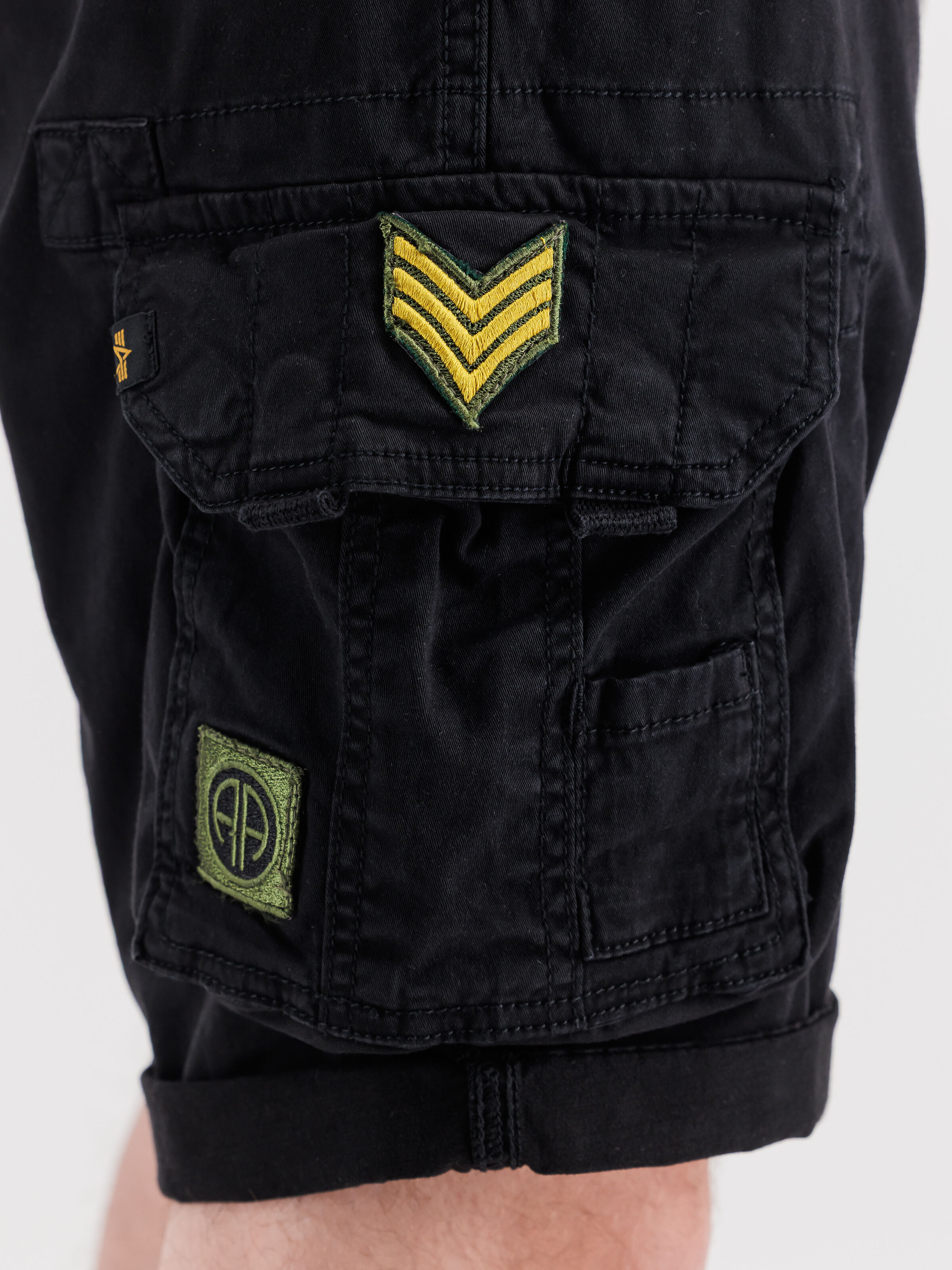 Crew Patch Short black 186209_03_3_detail_00002_216080