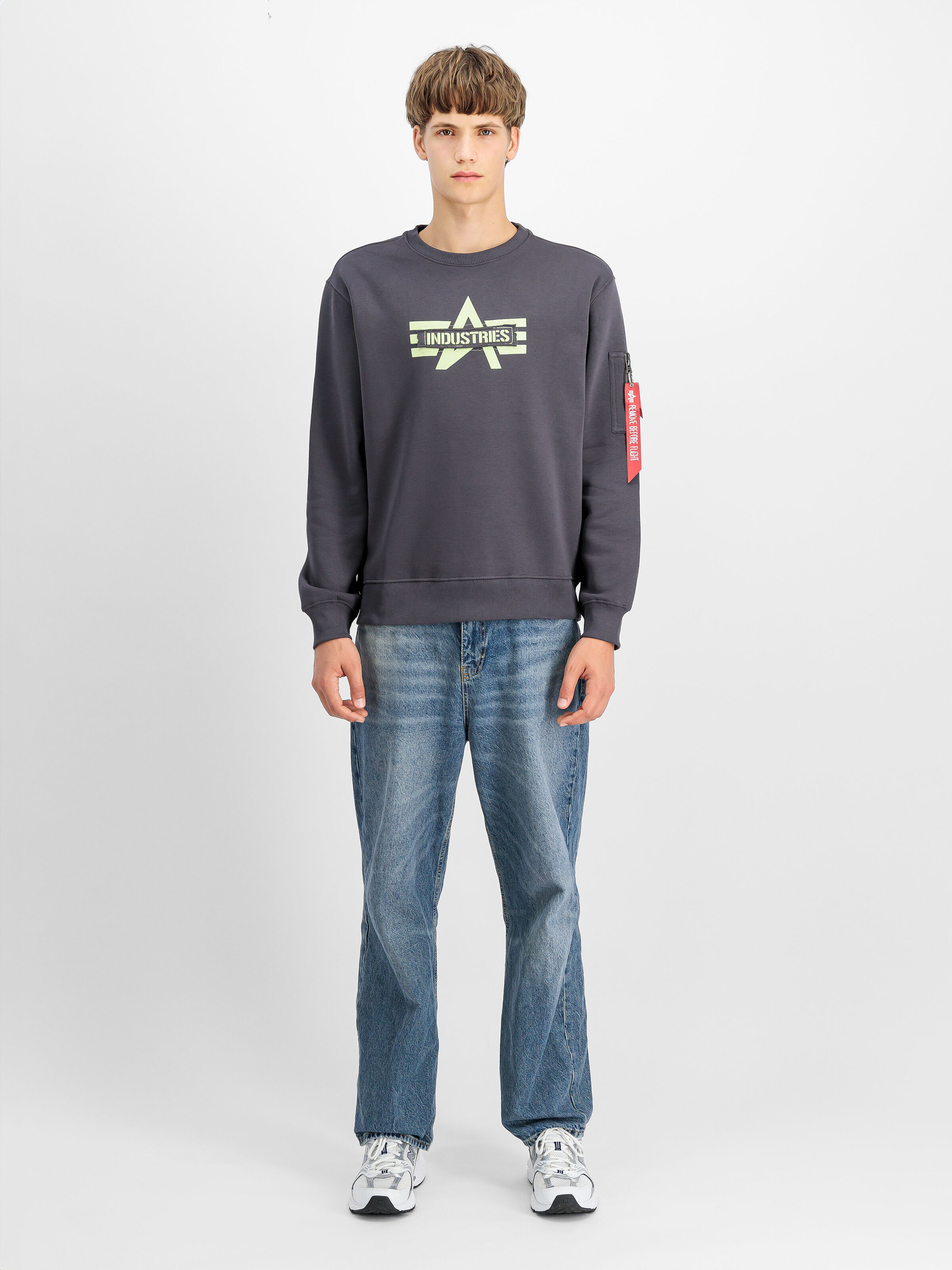 Logo Edge Sweatshirt vintage grey 148306_684_2_model_00001_107879