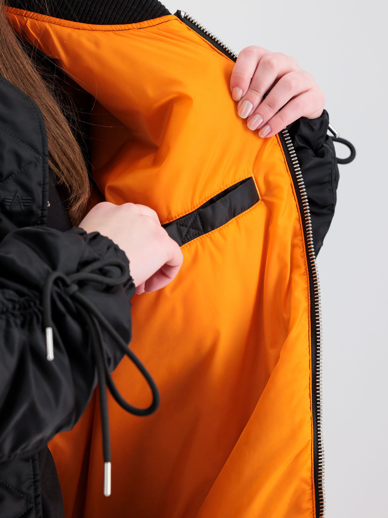 CWU MA-1 Bomber Jacket Women black 136007_03_alpha_industries_cwu_ma_1_bomber_nc_wmn_008_123523