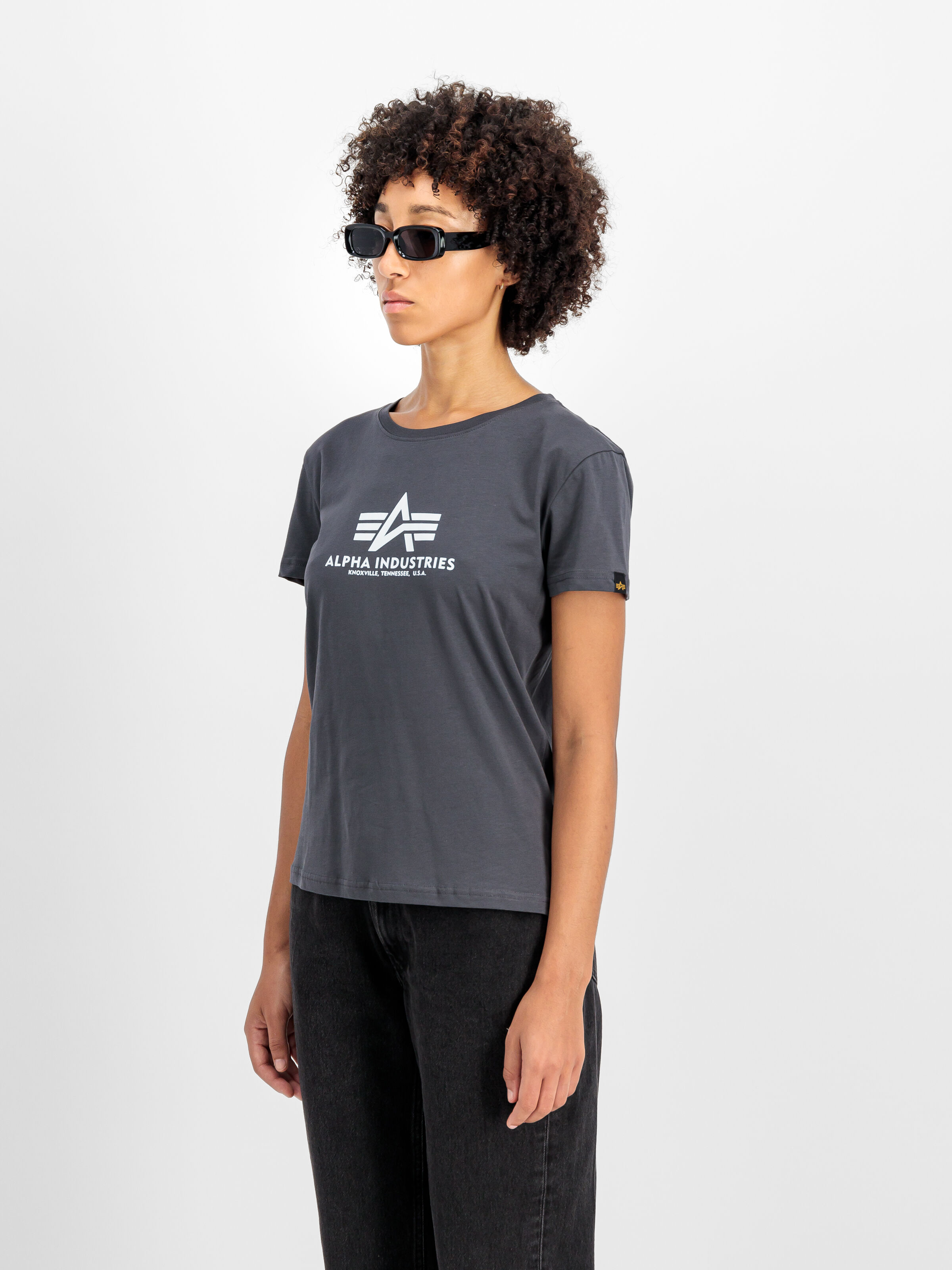 New Basic Big Logo T-Shirt Women vintage grey 196051_684_2_model_00003_112731