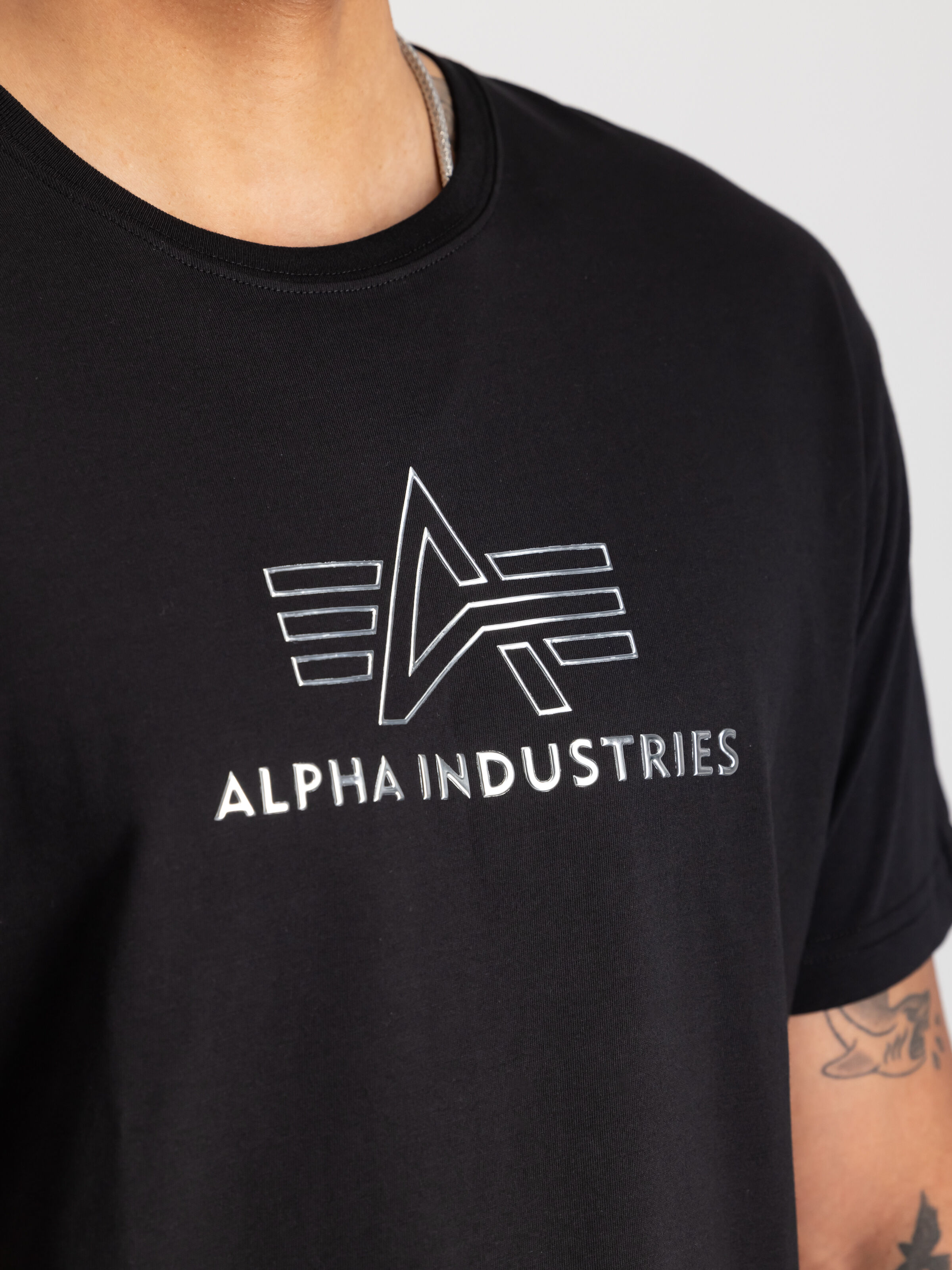 Basic Mid Logo TPU T-Shirt black/chrome 148525_373_3_detail_00001_97946