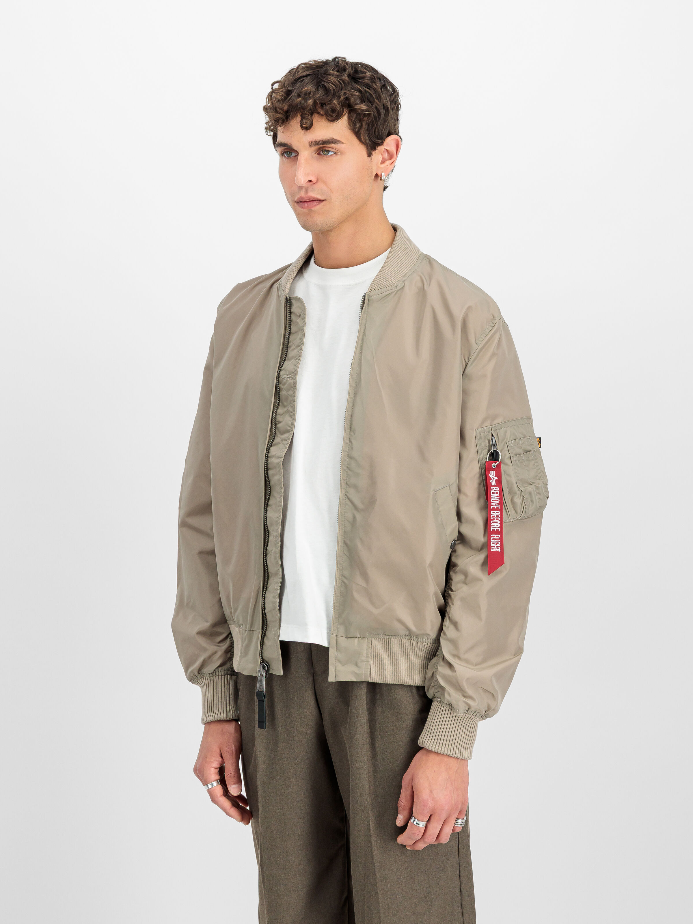 MA-1 TT Light Bomber Jacket vintage sand 191103_679_2_model_00002_188704
