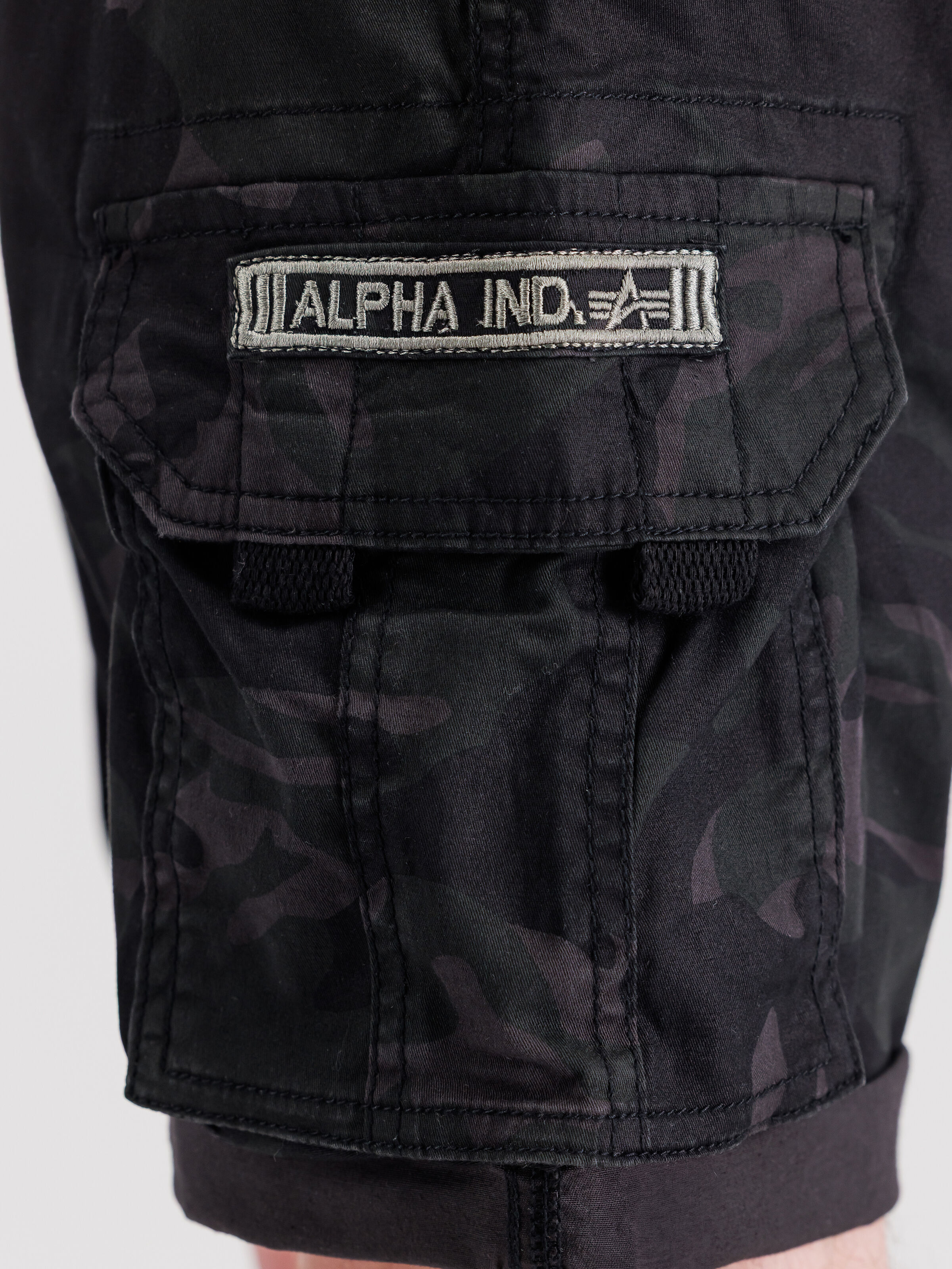 Camo Crew Short black camo 196201_125_3_detail_00001_244880