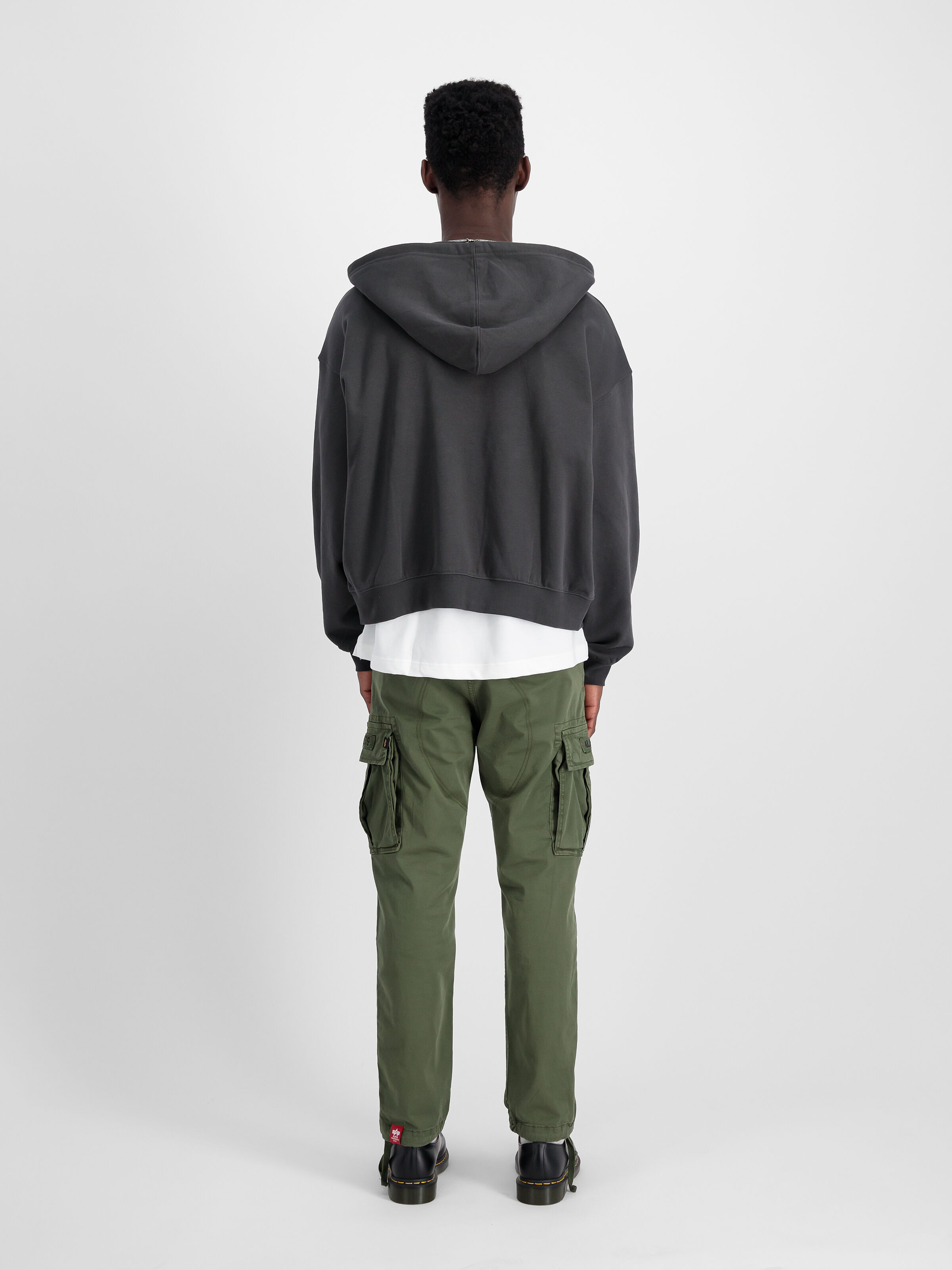 Squad Pant dark olive 188202_142_2_model_00002_129237