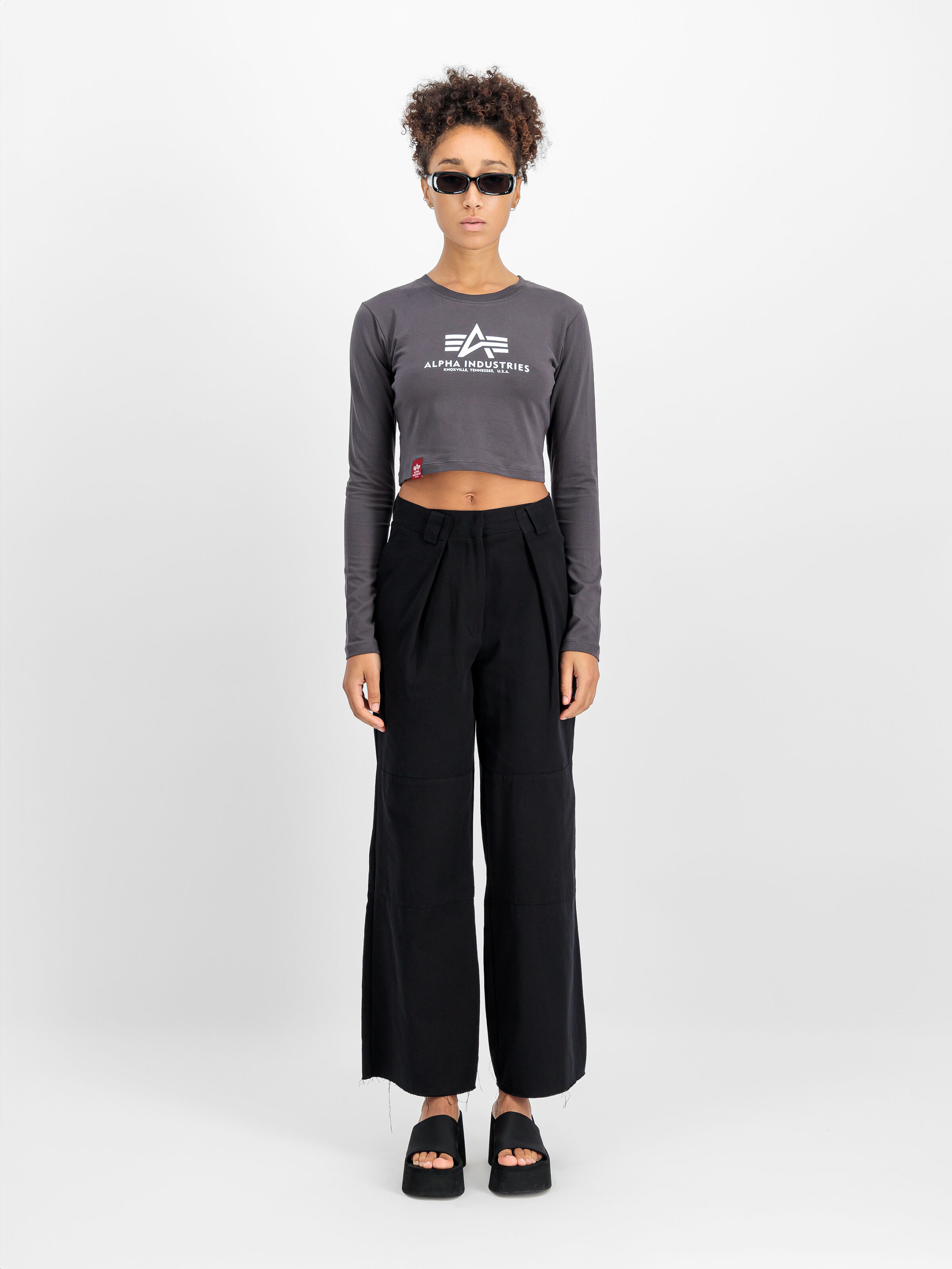 Basic Cropped Longsleeve Women vintage grey 116076_684_2_model_00001_110504