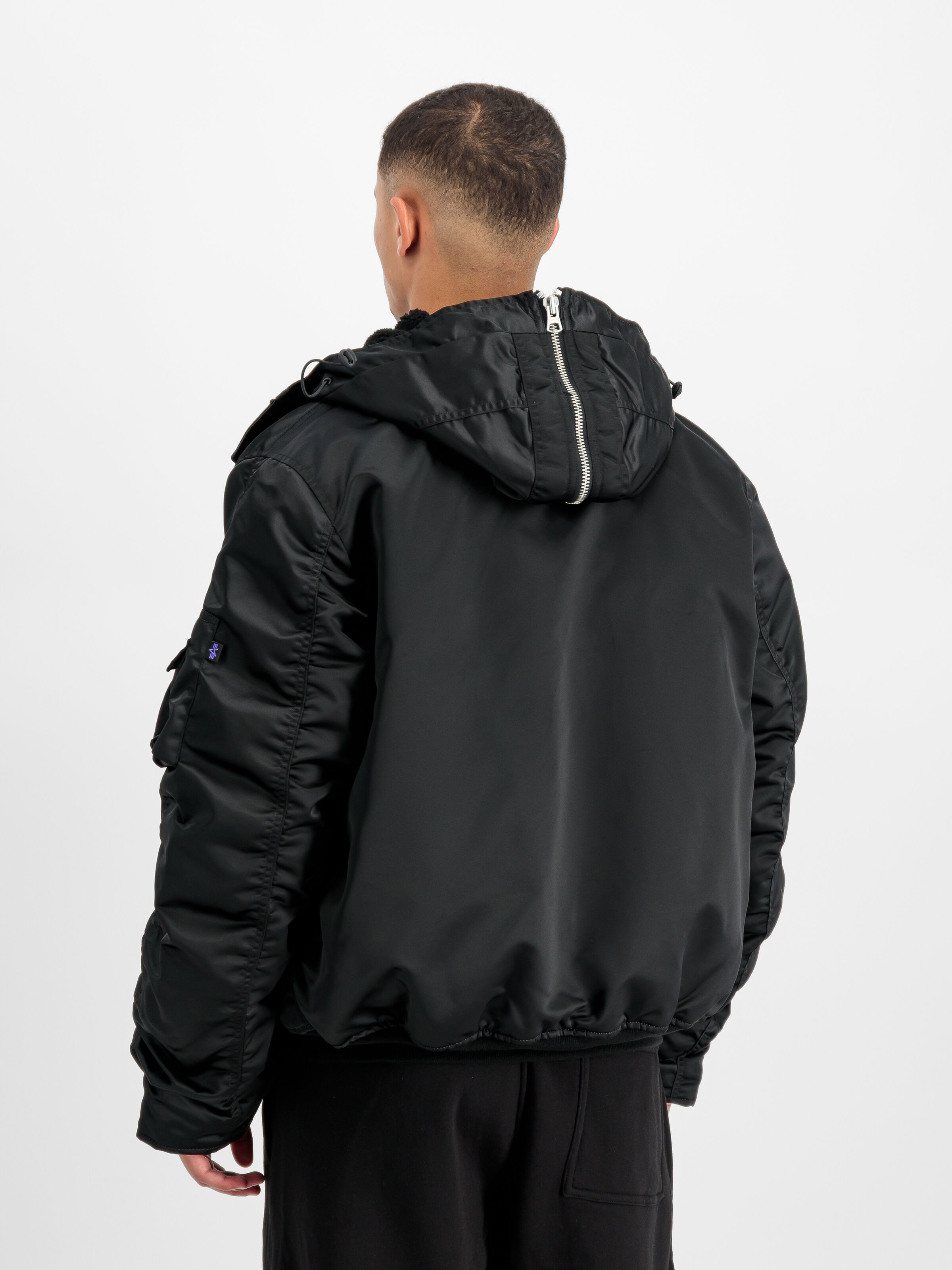 N-2B Base Winter Jacket black 758101_03_2_model_00004_195593