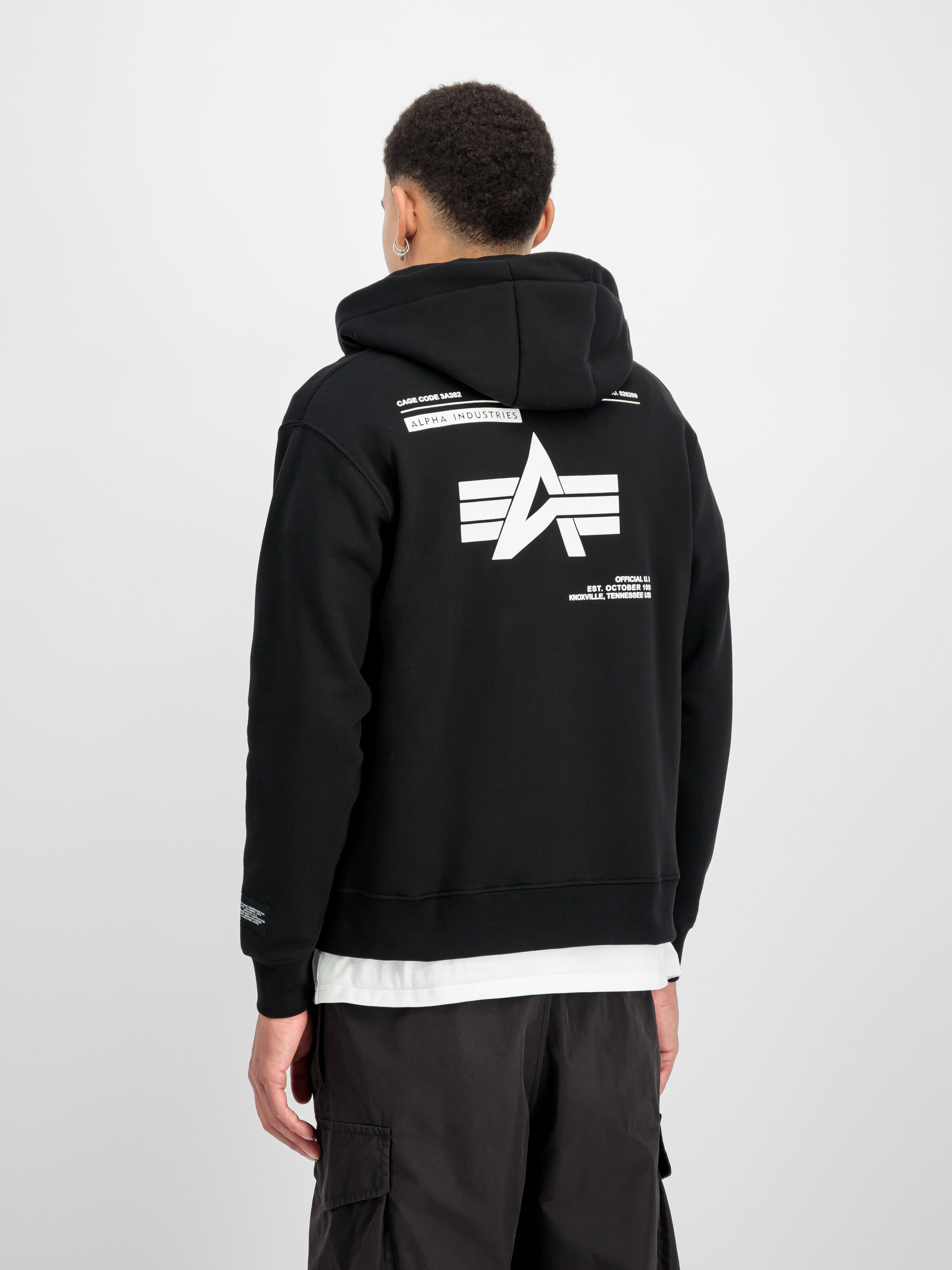 Label Zip Backprint Hoodie black 258342_03_2_model_00003_183417