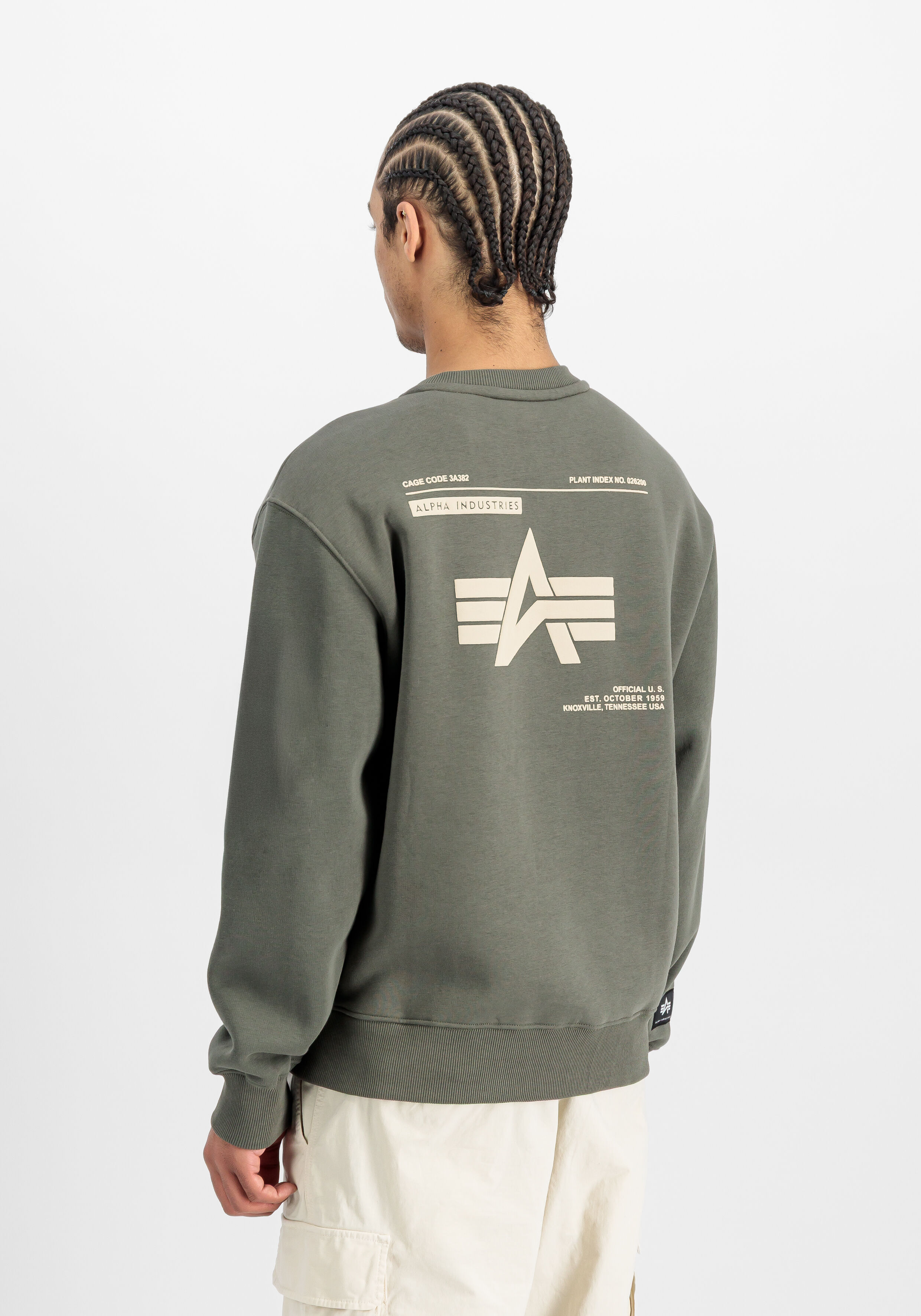 Label Backprint Sweatshirt dark olive 258307_142_2_model_00003_195022