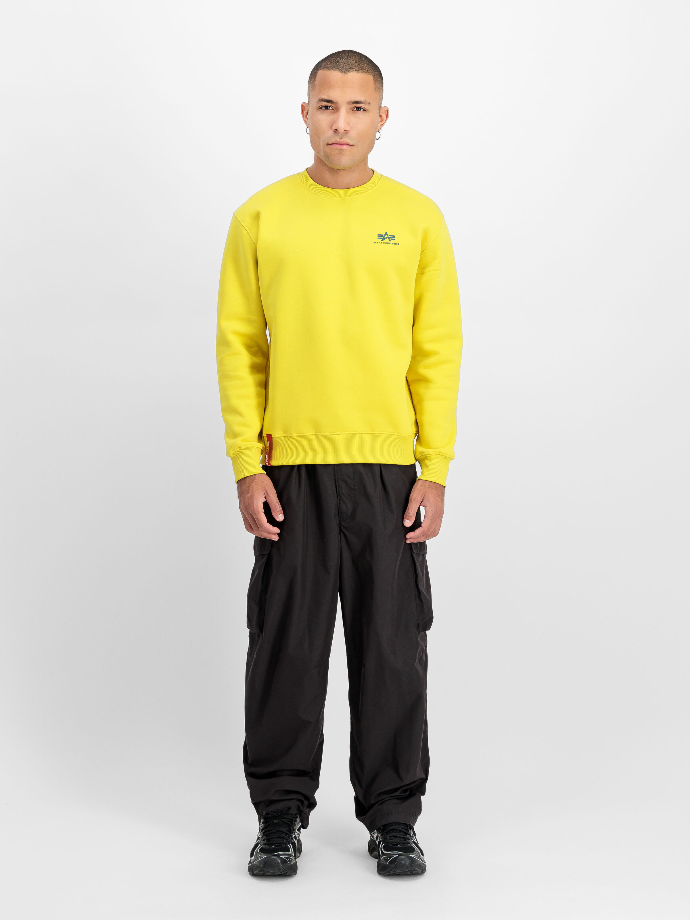 Basic Small Logo Sweatshirt cyber 188307_71_2_model_00001_209761