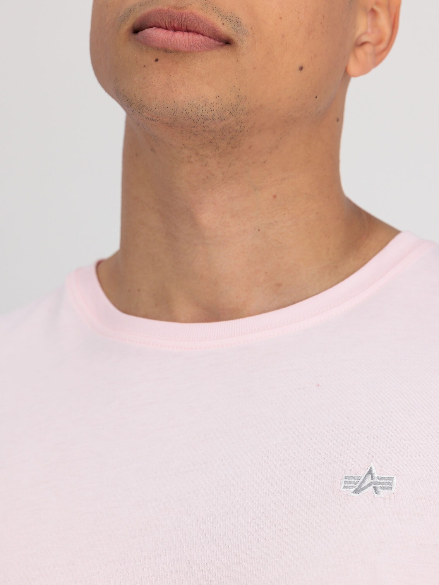 118536_491_alpha_industries_unisex_emb_t_shirt_004_124116