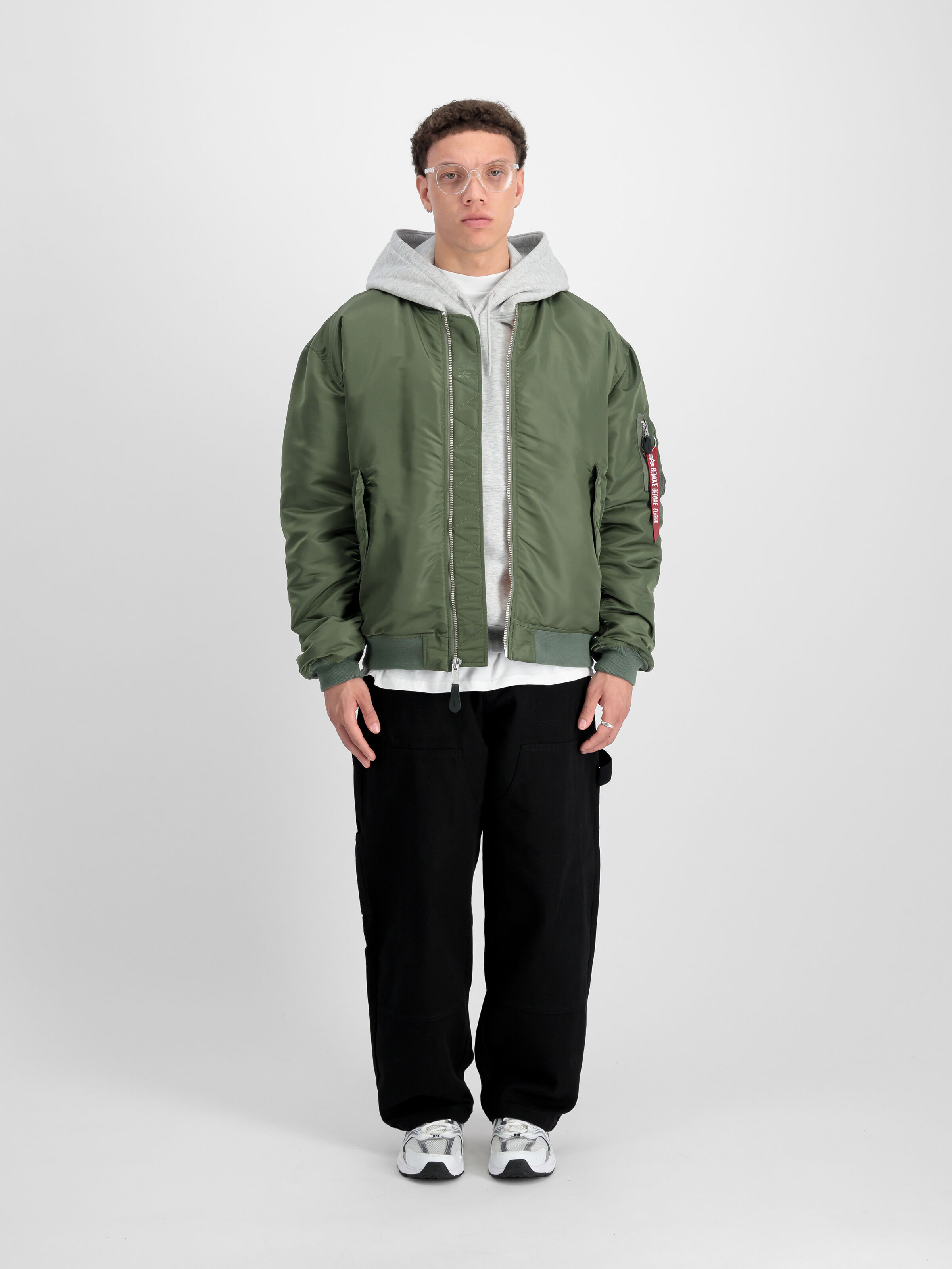 MA-1 CS Bomber Jacket sage-green 136136_01_2_model_00001_97739