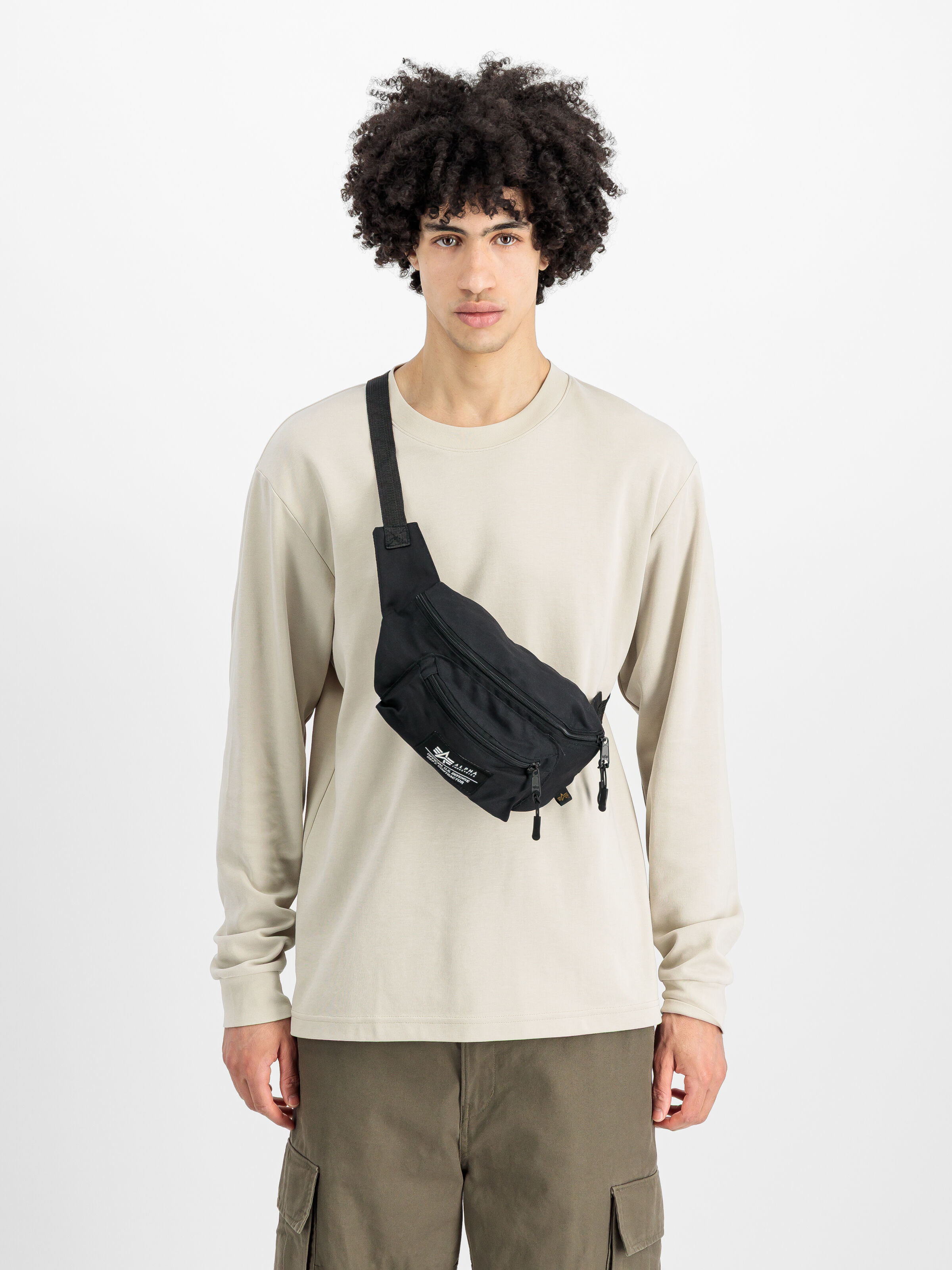 Big Waist Bag black 126909_03_2_model_00001_156029