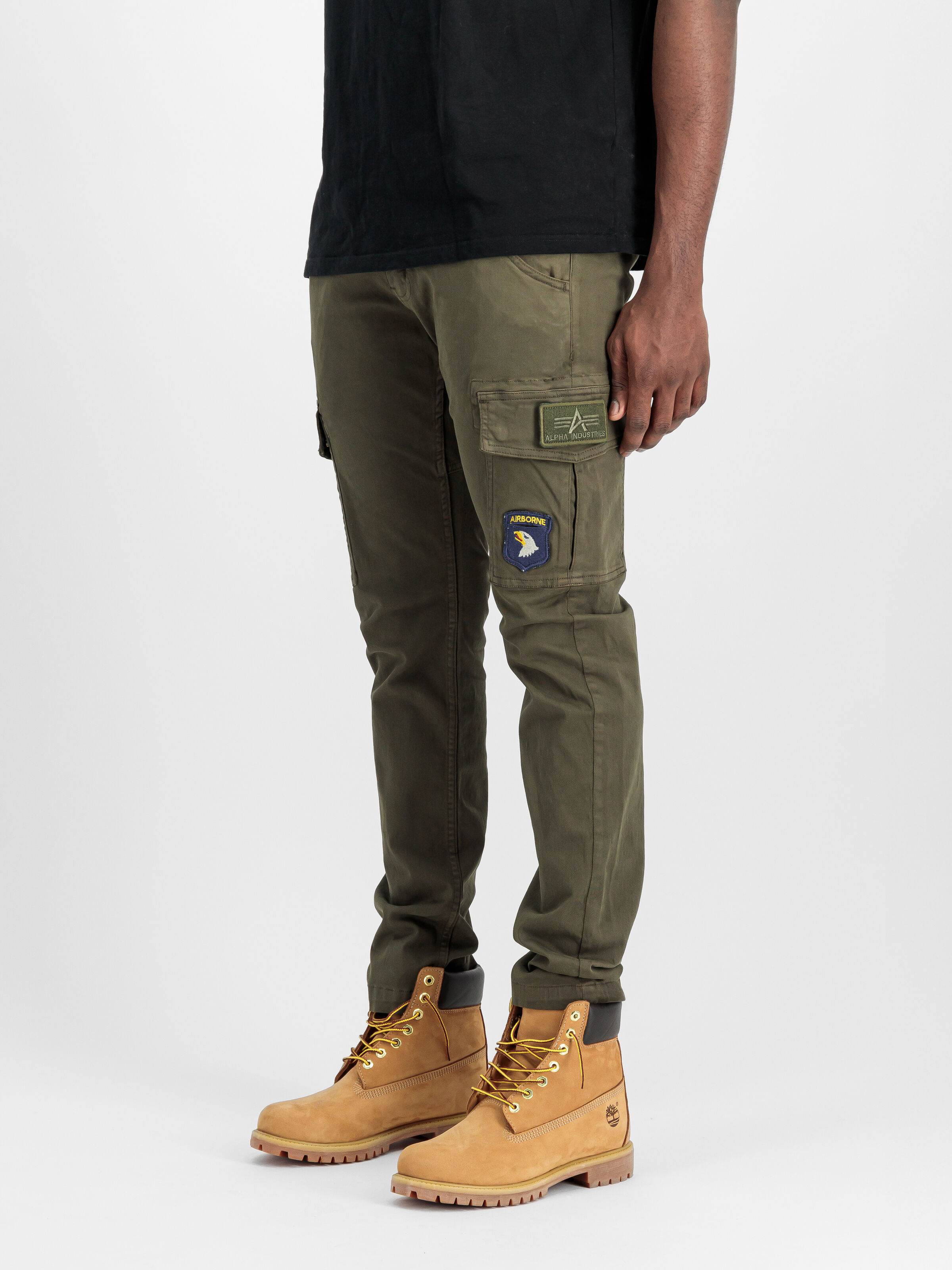 Petrol Patch Pant black olive 178207_413_2_model_00002_218655.jpg