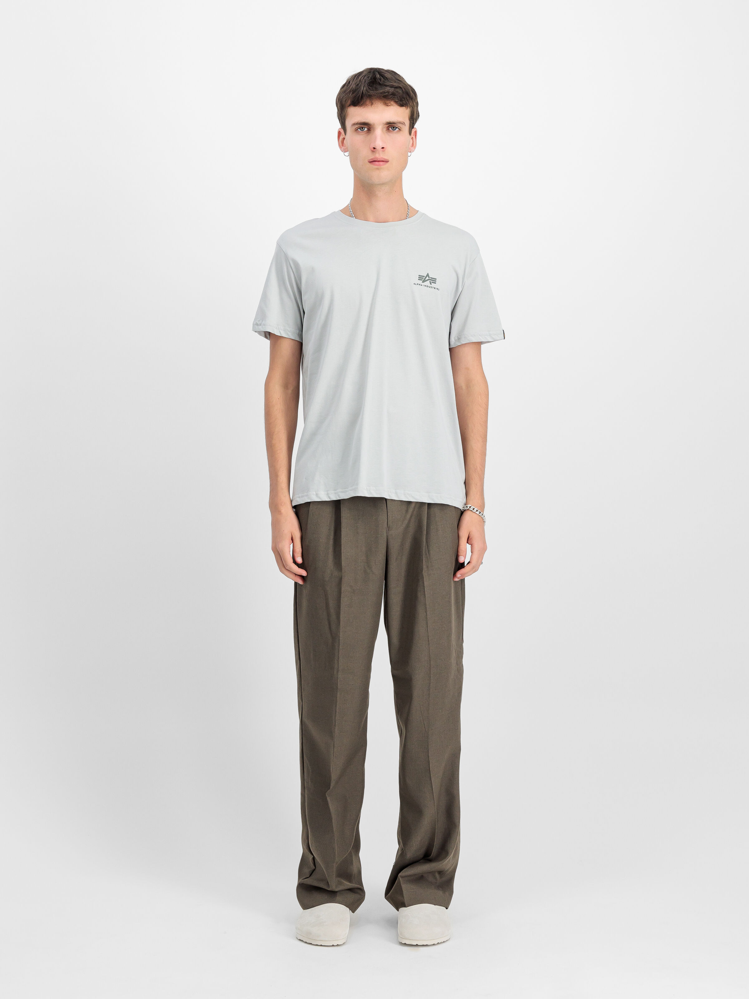 Basic Small Logo T-Shirt pastel grey 188505_666_2_model_00001_122553