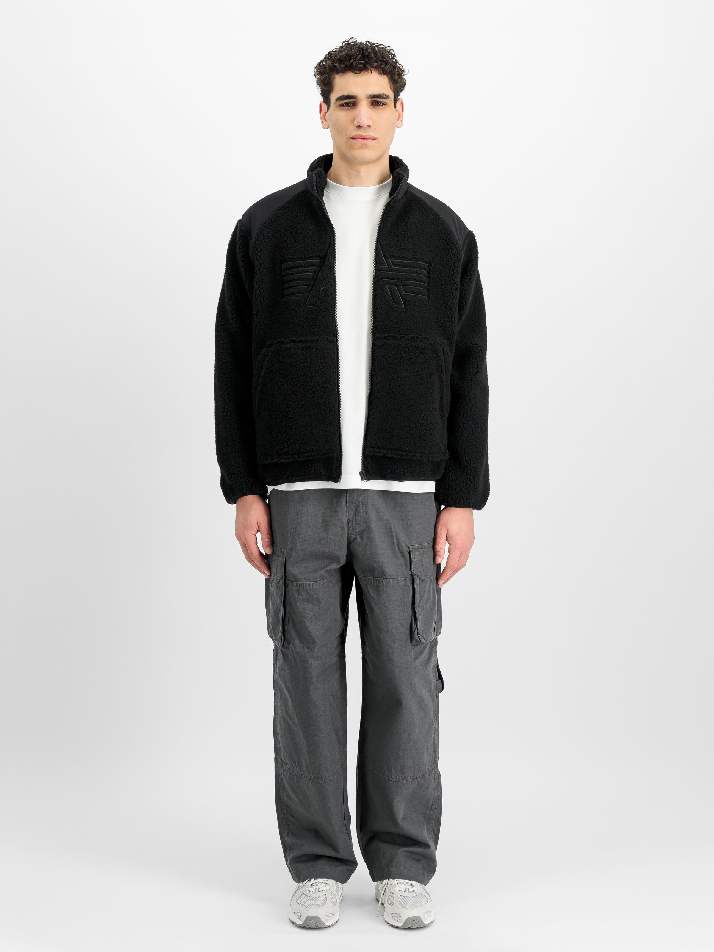 Sherpa Logo Loose Outdoor Jacket black/black 268146_515_2_model_00001_229090
