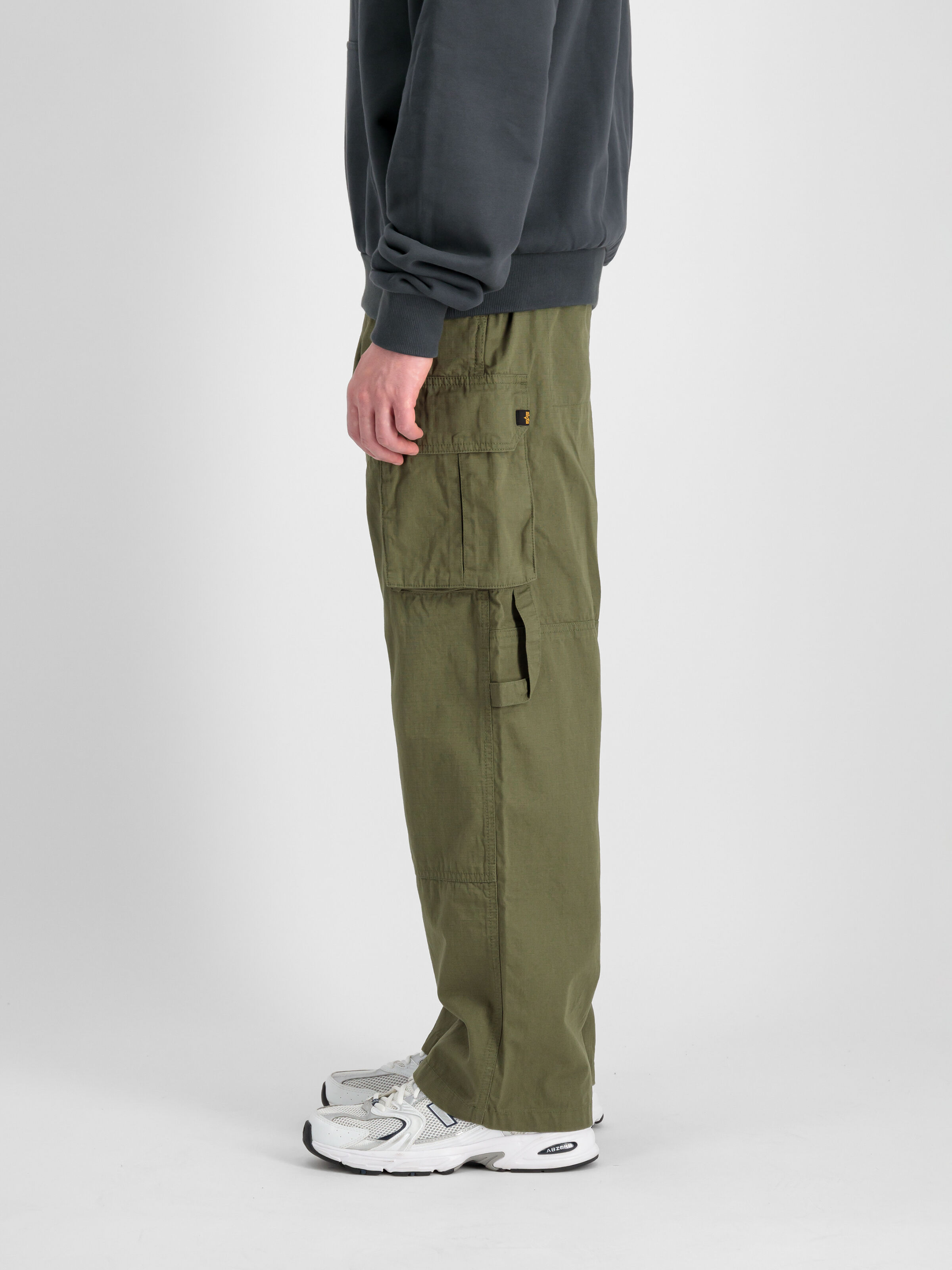 Ripstop Patchwork Pant dark olive 148203_142_2_model_00004_98709
