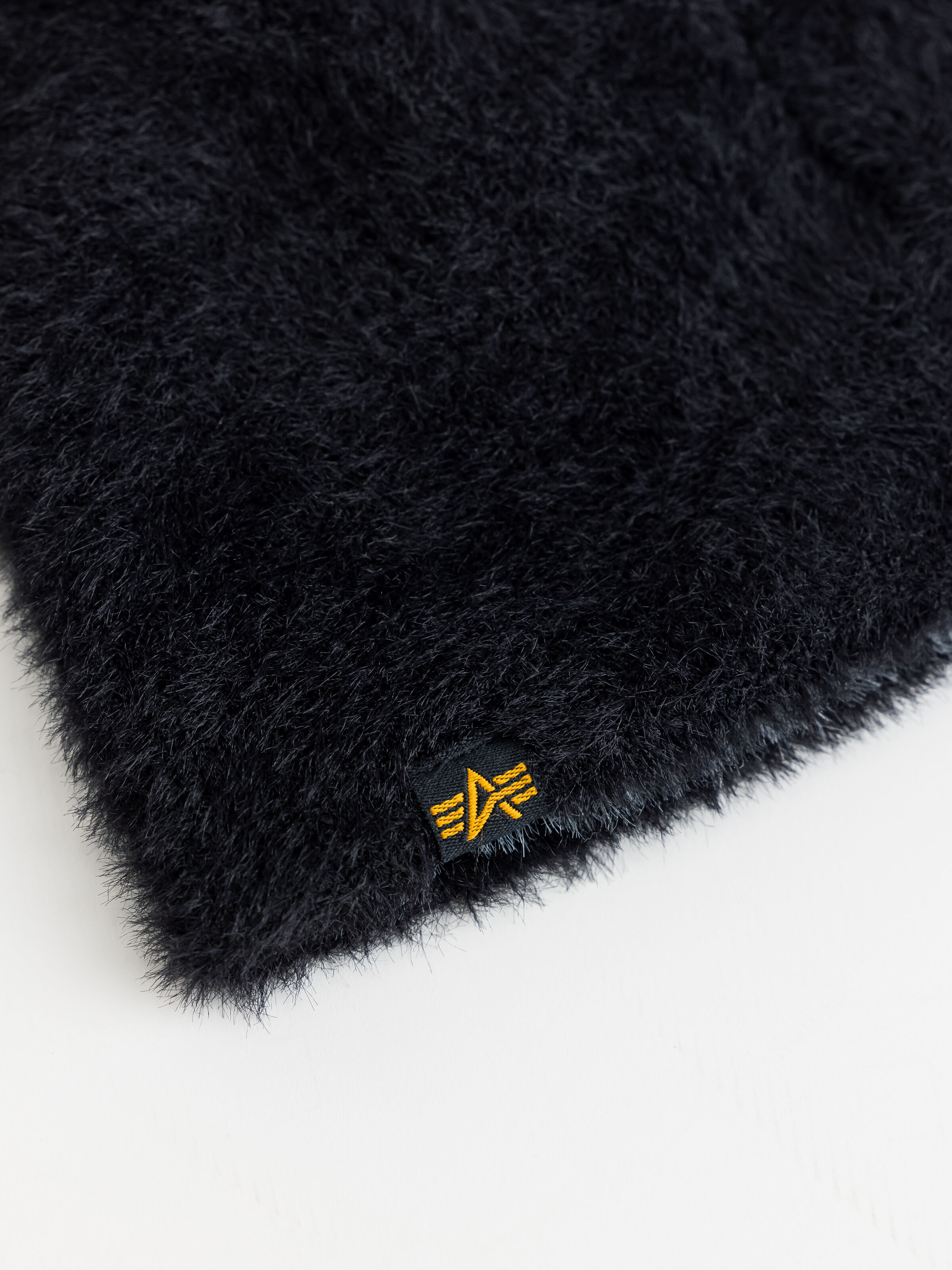 Fluffy Beanie black 268903_03_3_detail_00002_231802
